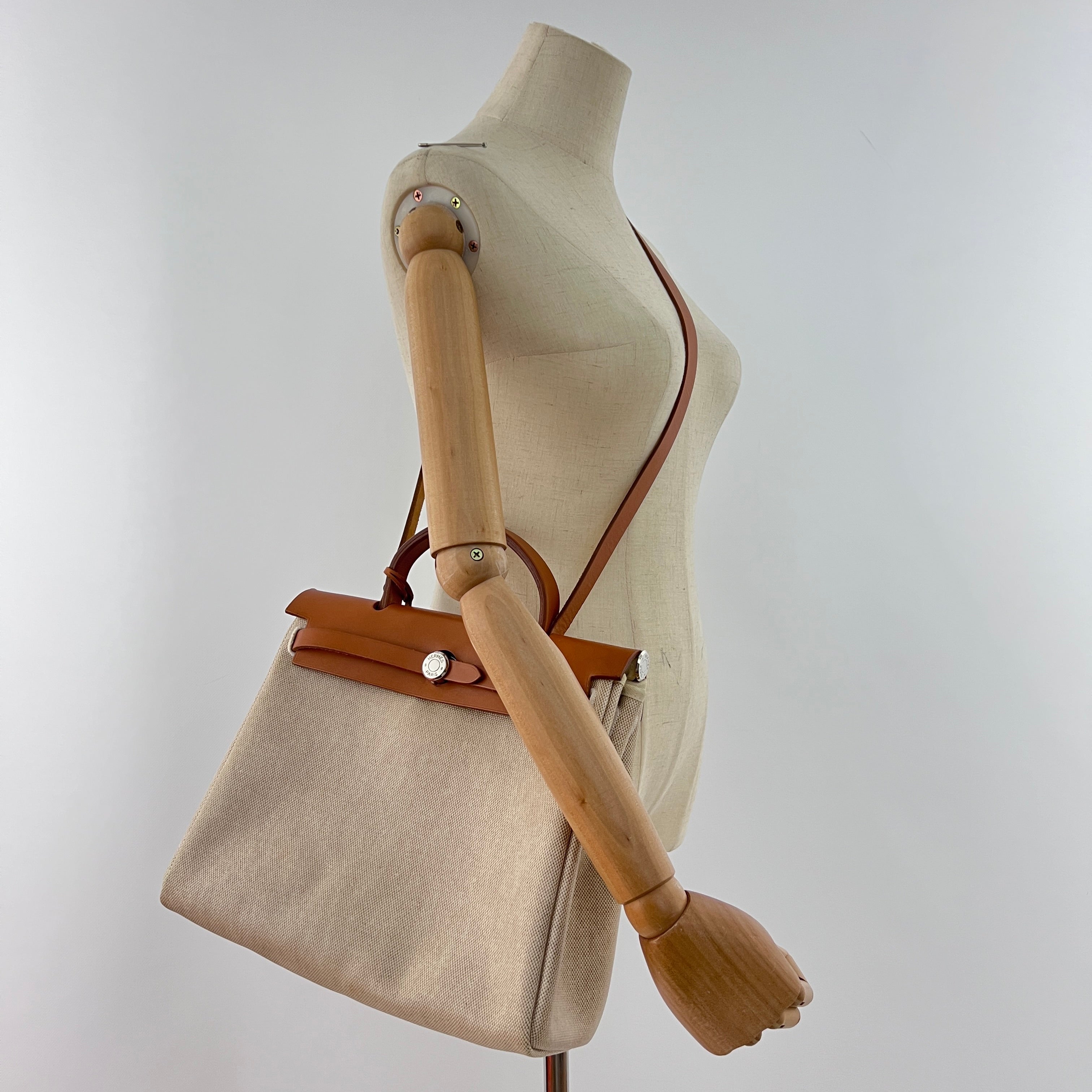 Sac à main HERMÈS Herbag 31 toile et cuir marron