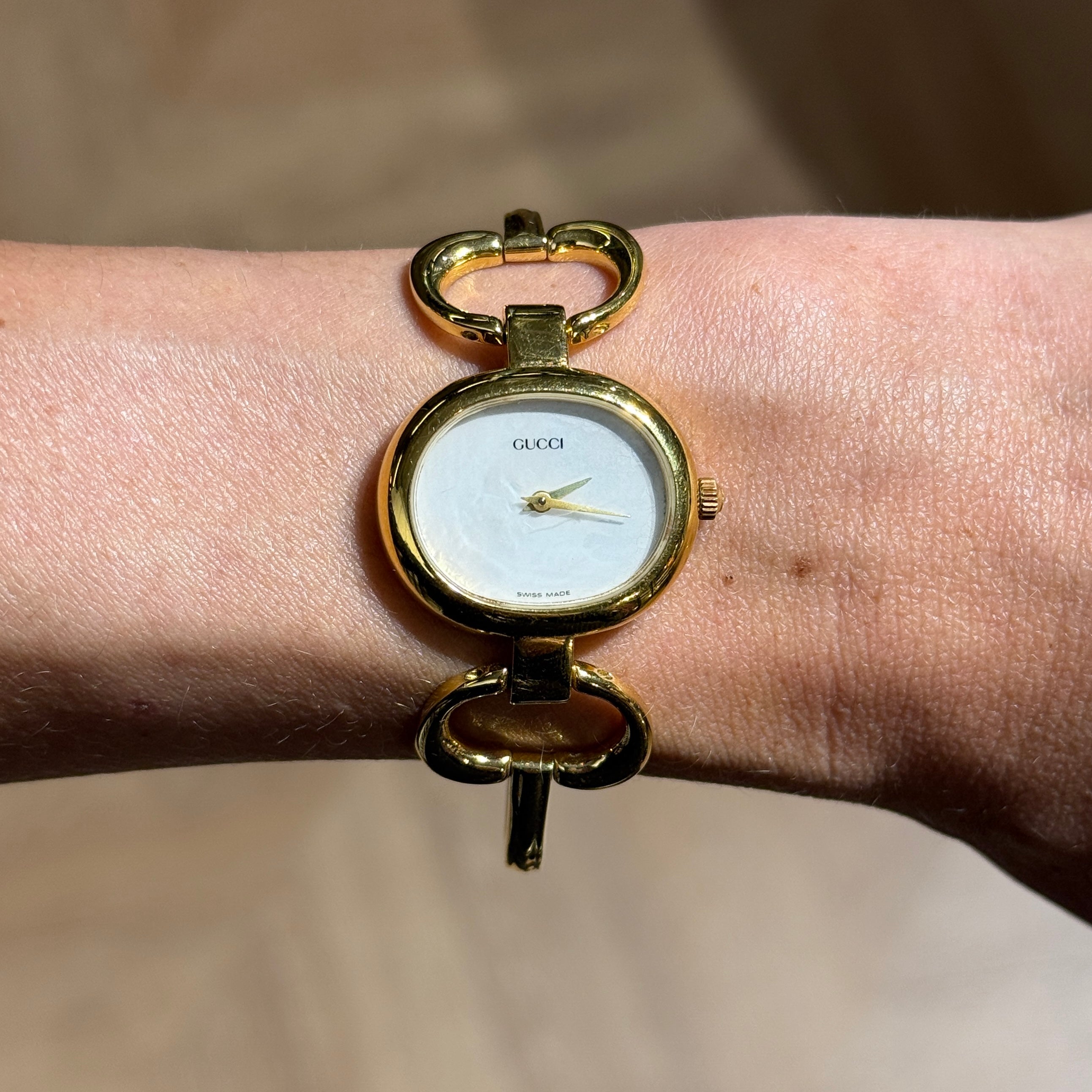 Montre GUCCI 1600 plaqué or doré