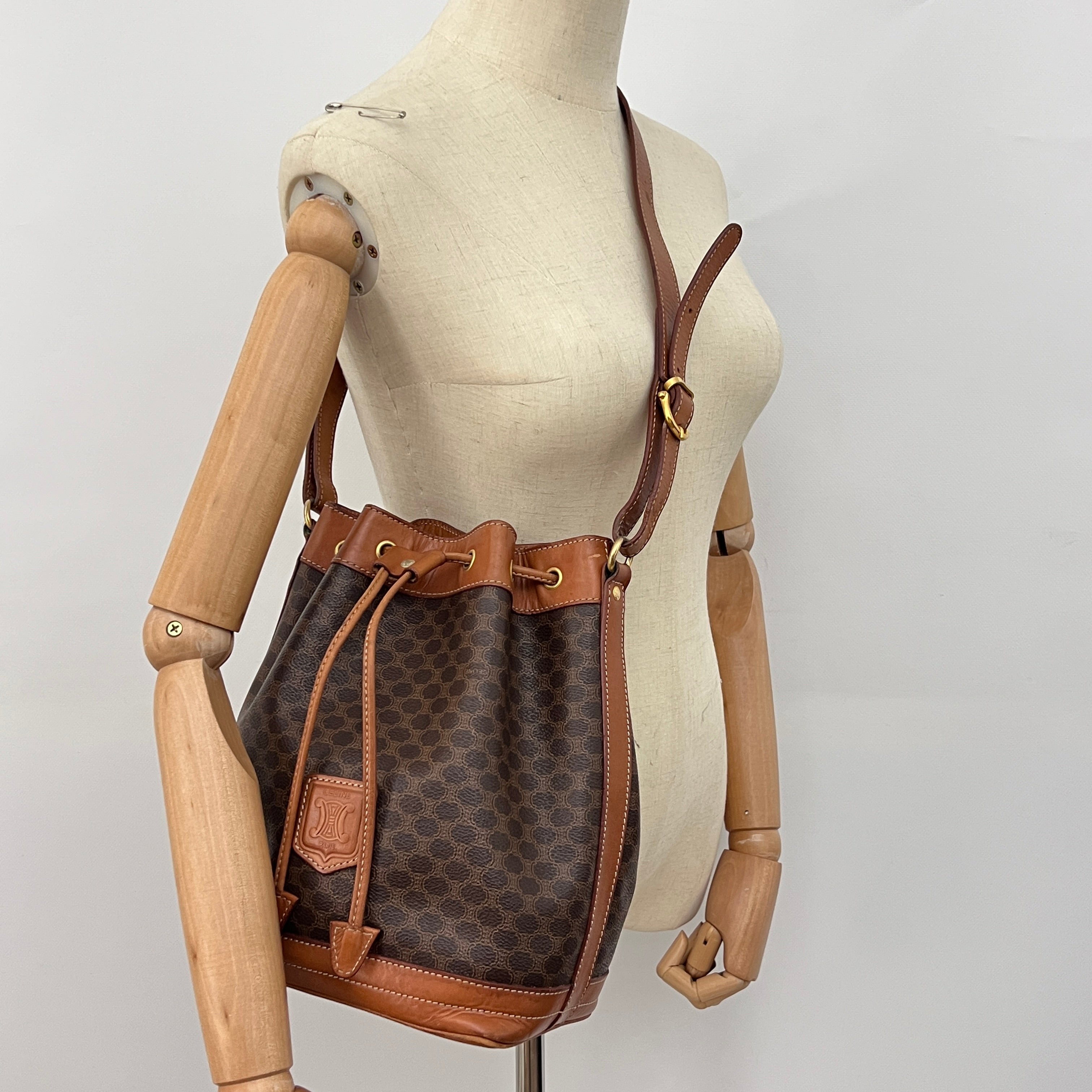 Sac à bandoulière CELINE Seau Petit toile et cuir marron