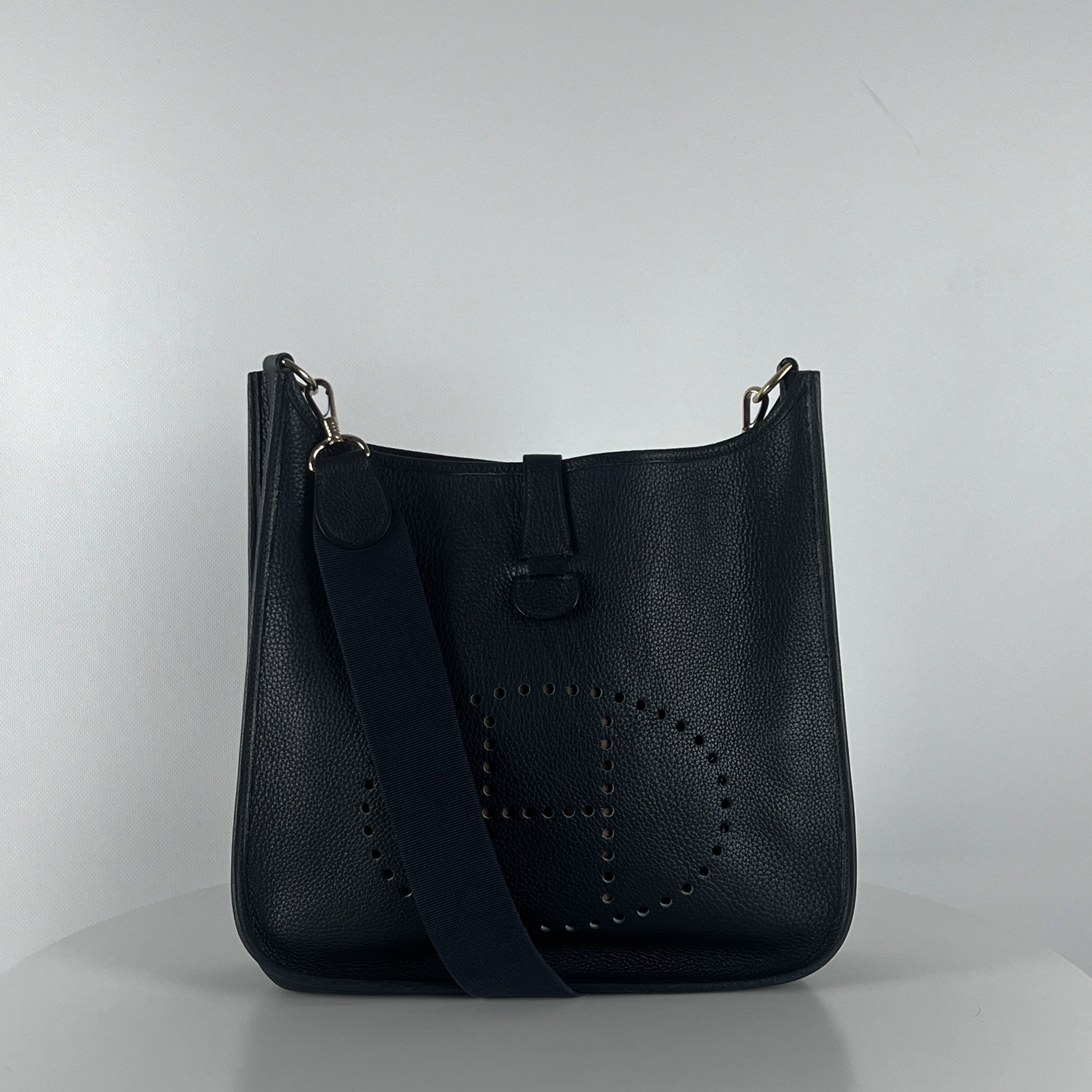 HERMÈS Evelyne midnight blue leather handbag