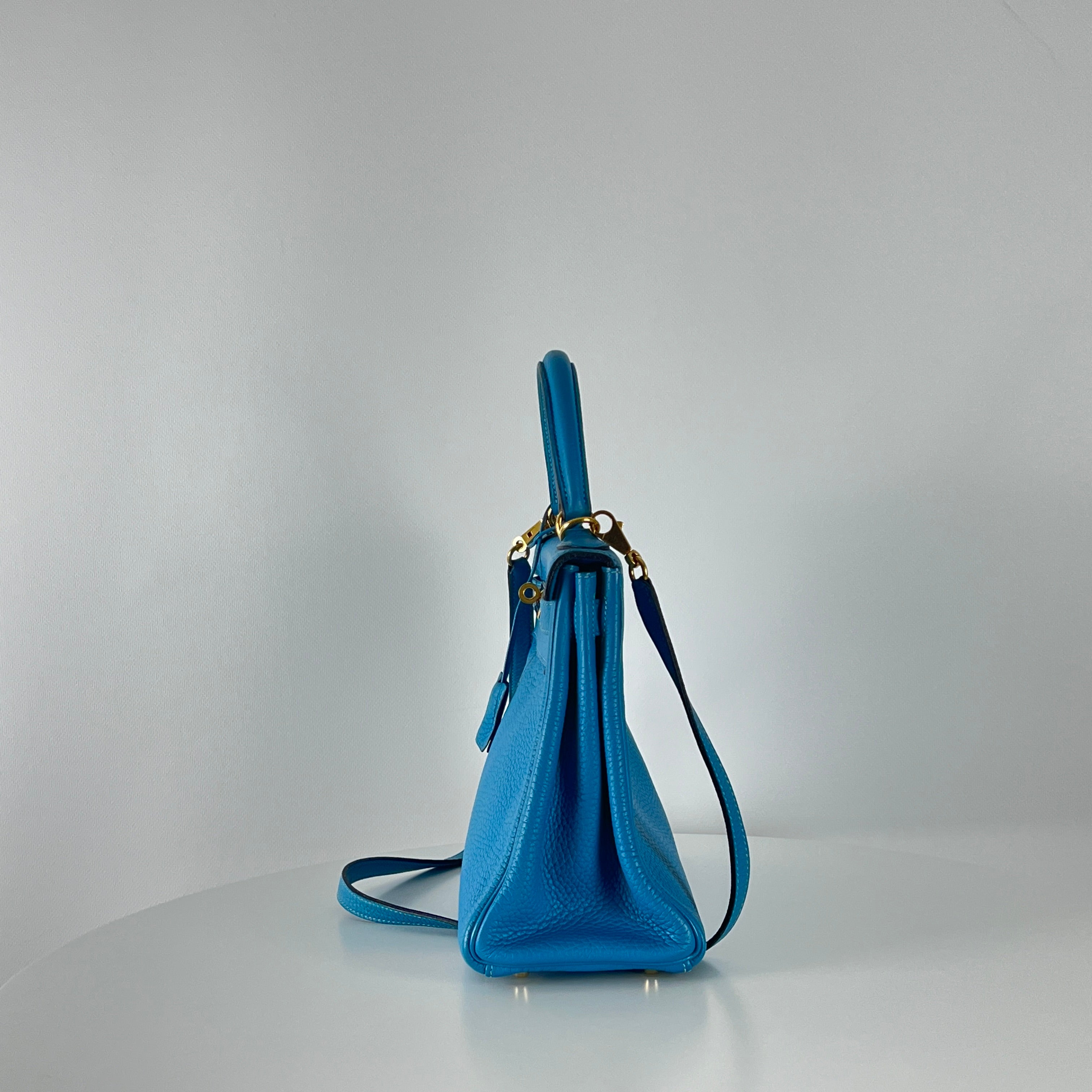 HERMÈS Kelly 28 blue leather handbag