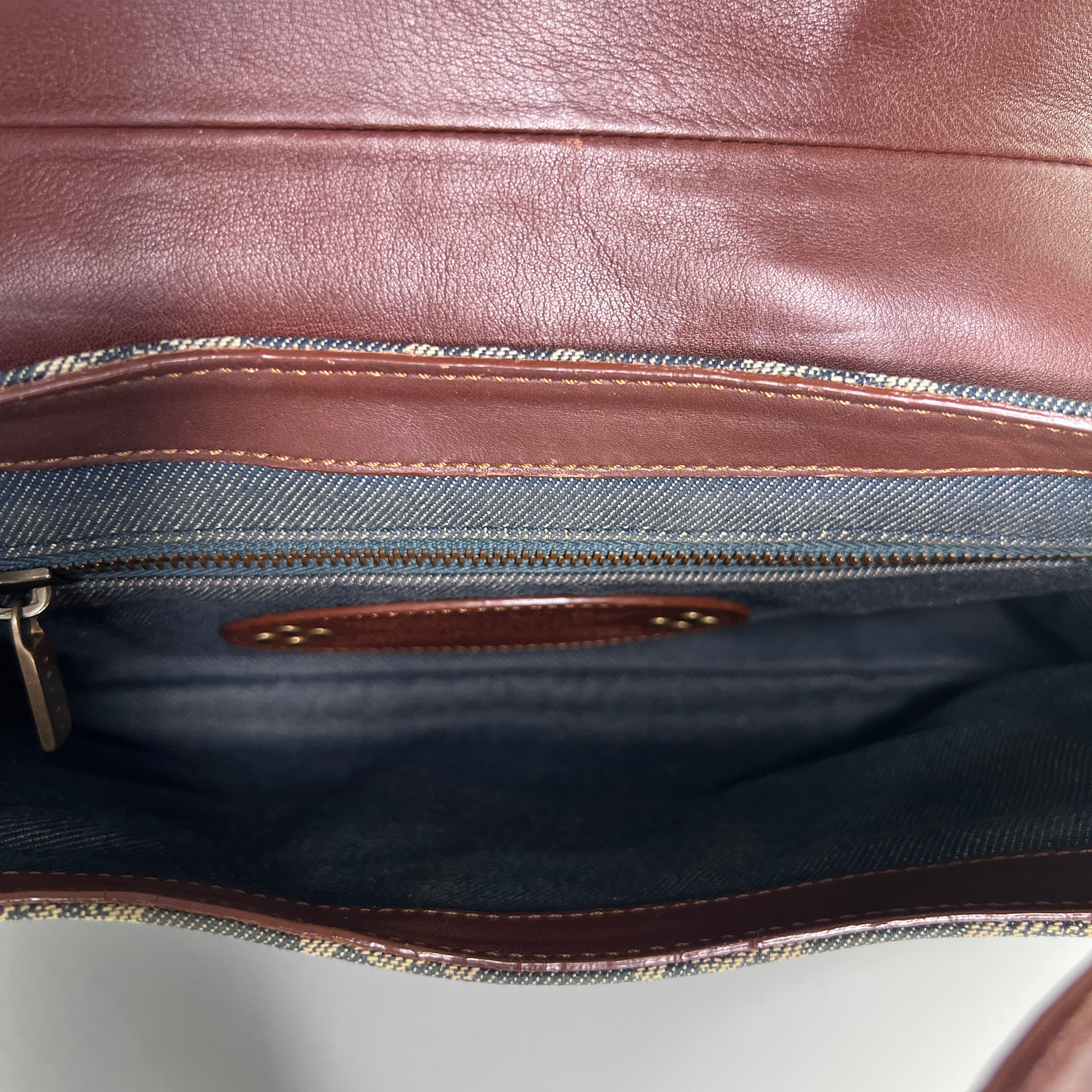 Sac à main CELINE Triomphe denim et cuir bleu