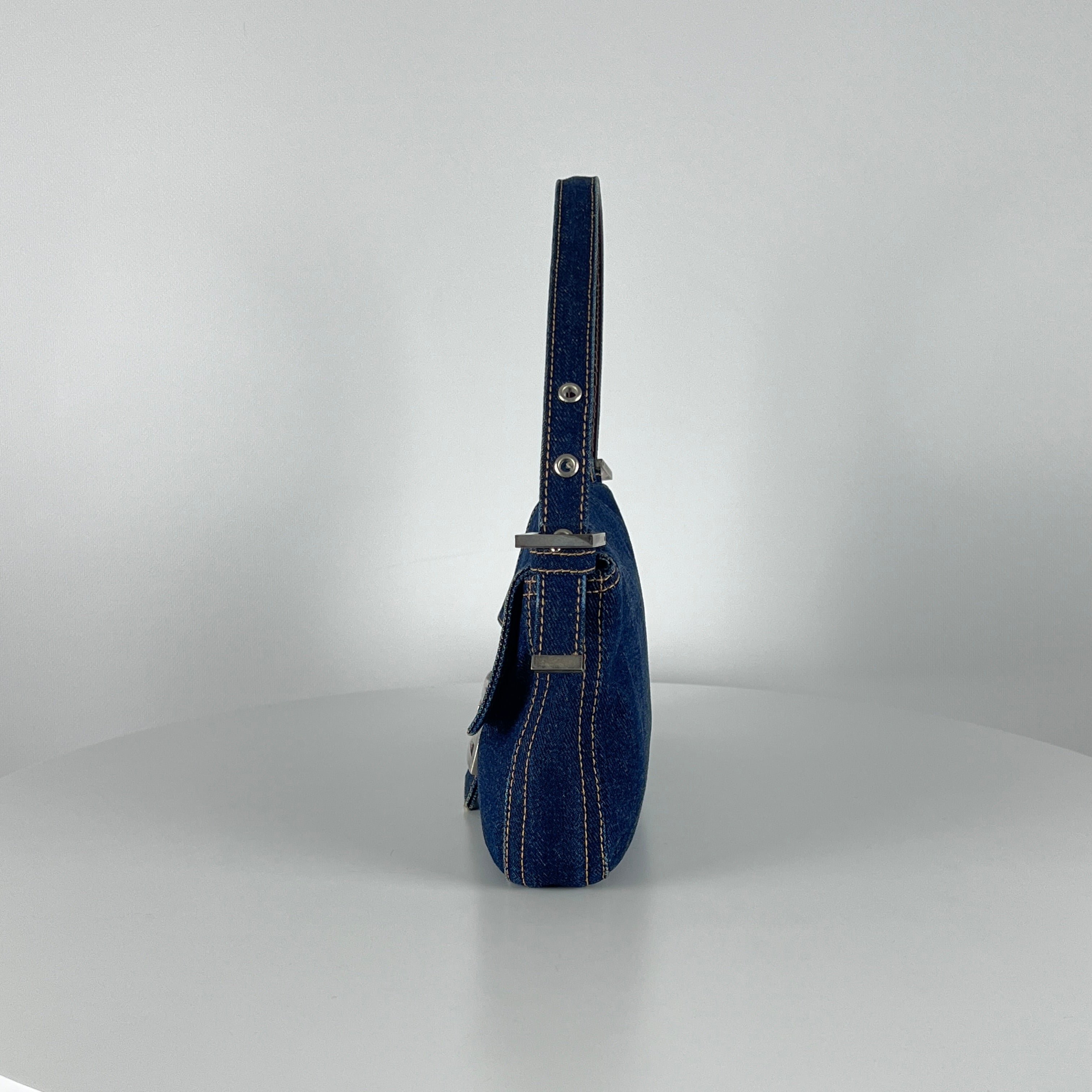 Sac à main FENDI Baguette denim bleu