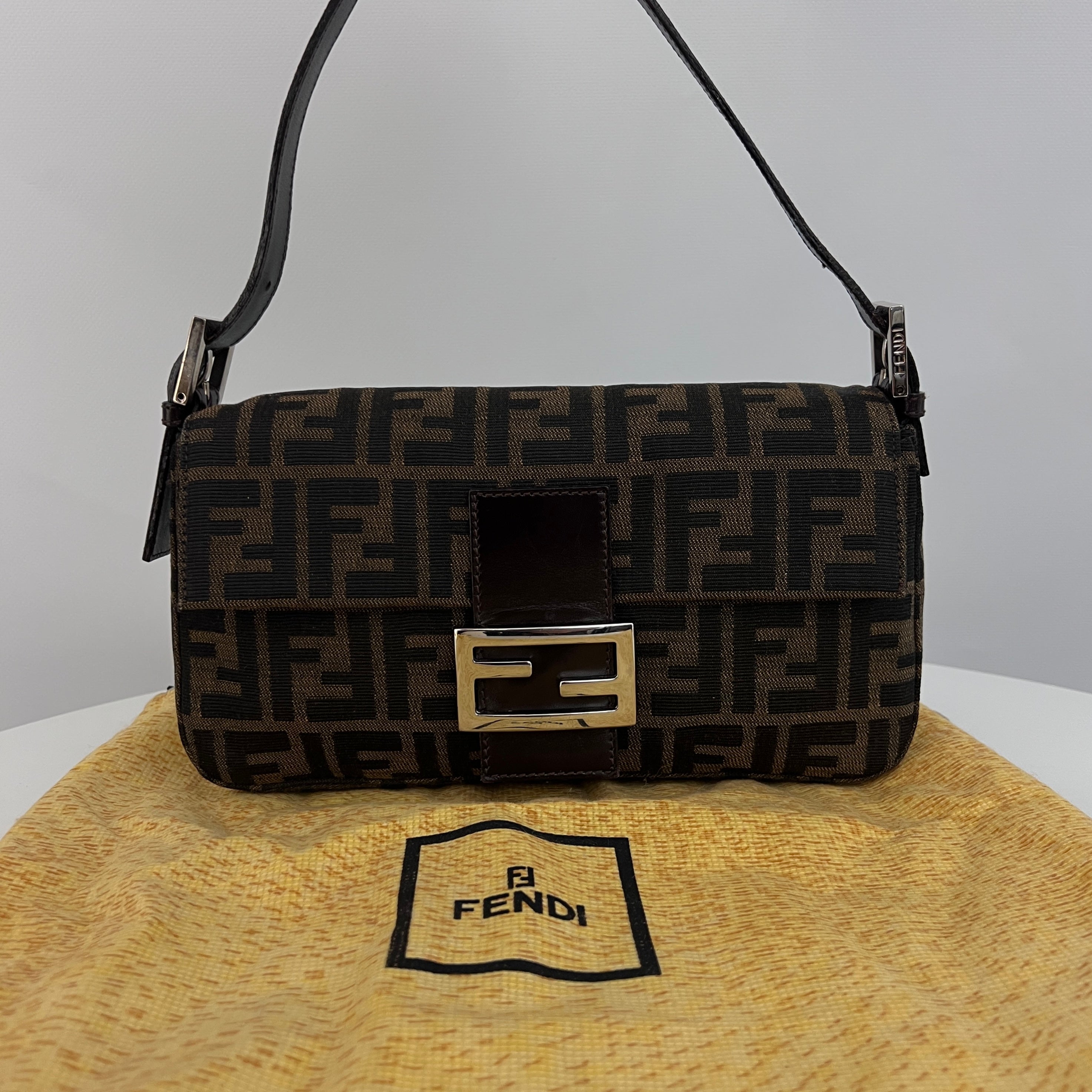 Sac FENDI Baguette toile et cuir marron