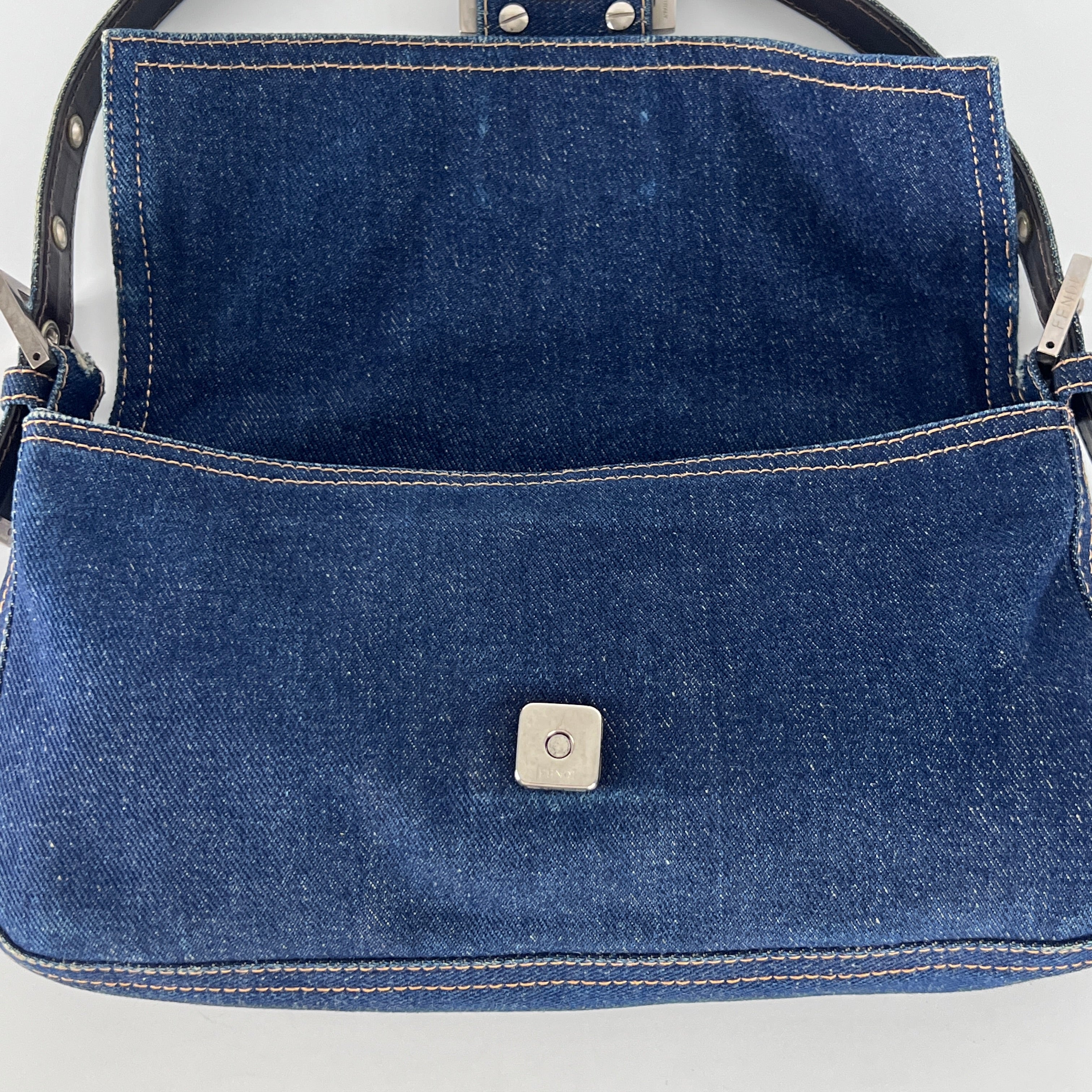 Sac à main FENDI Baguette denim bleu