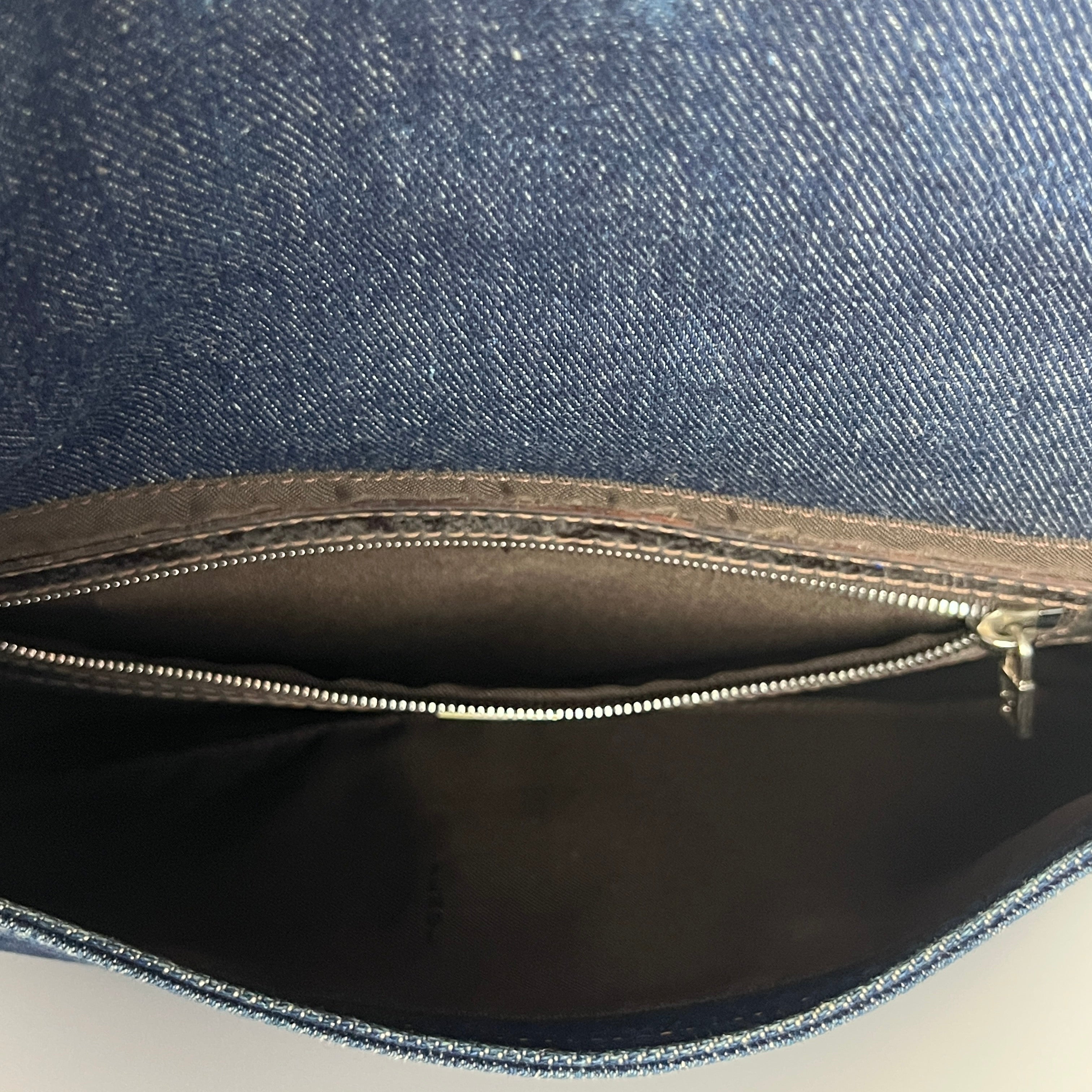 Sac à main FENDI Baguette denim bleu