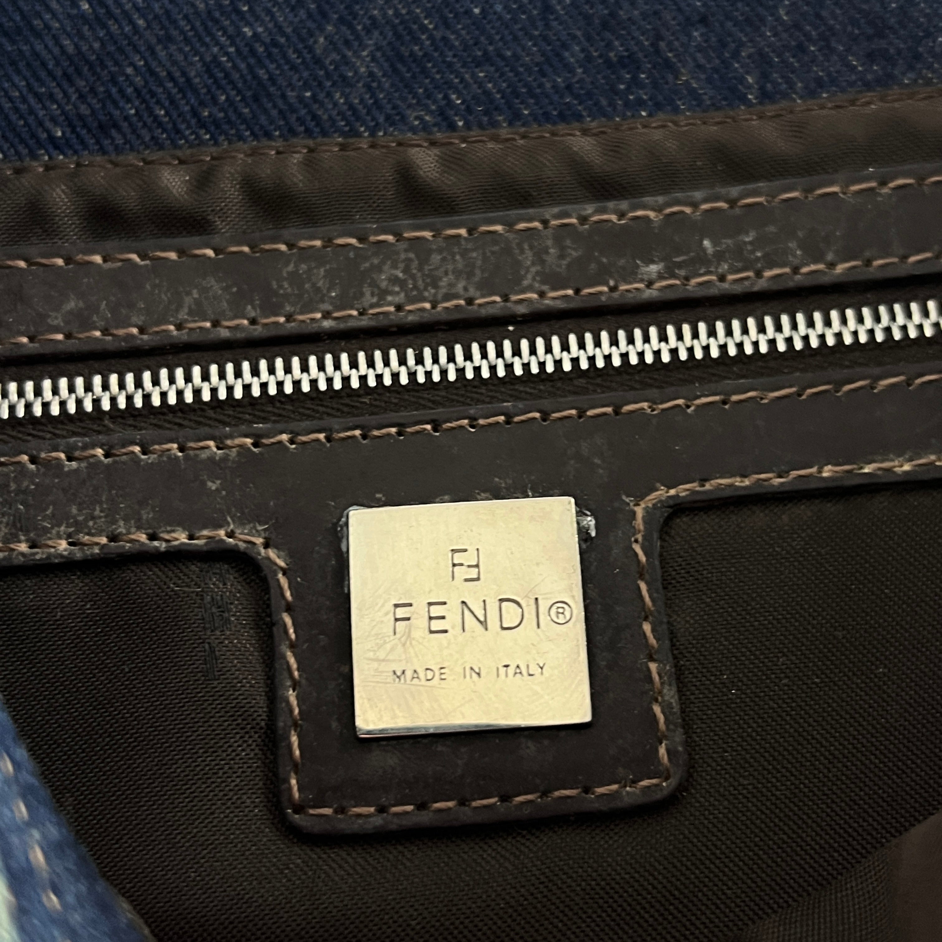 Sac à main FENDI Baguette denim bleu