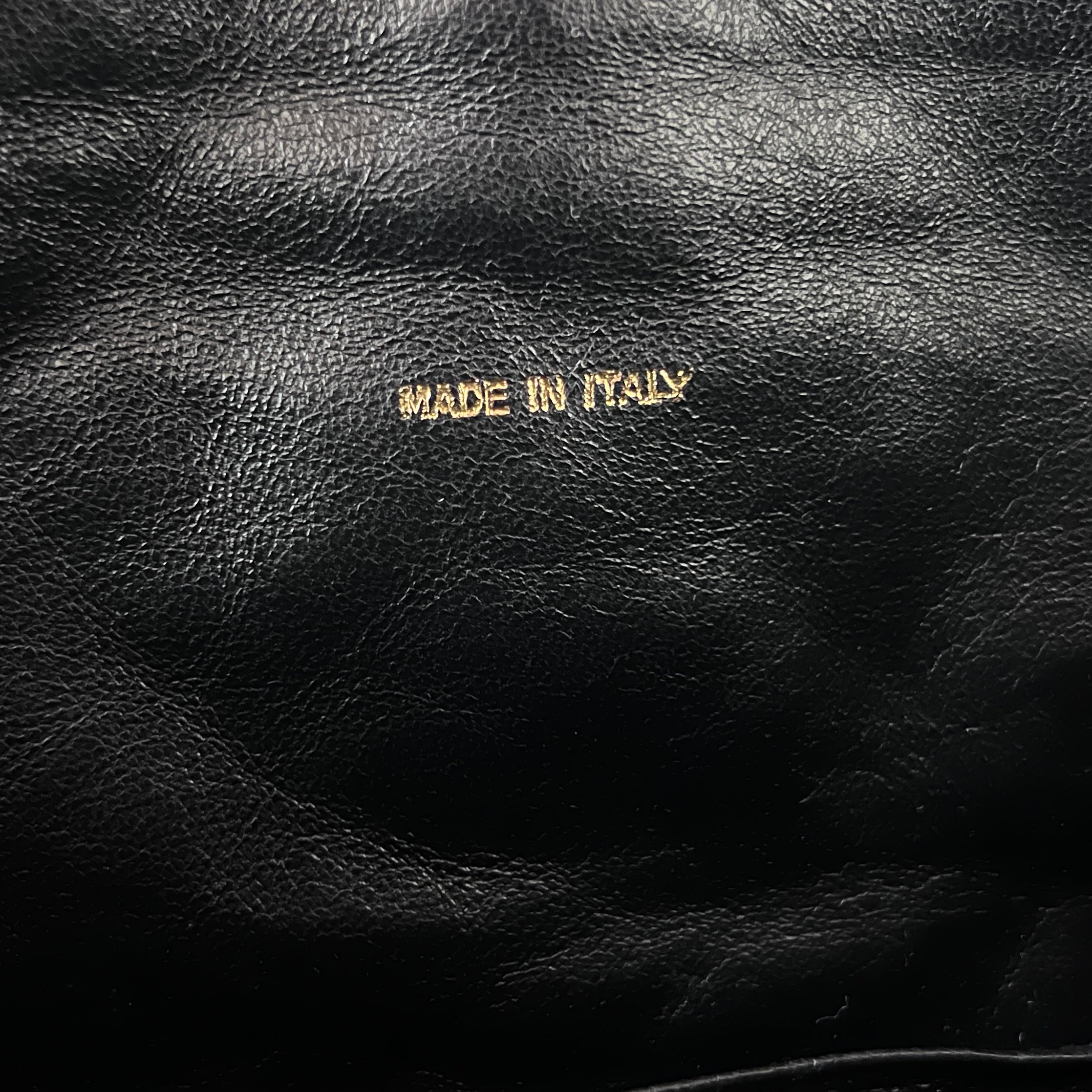 Sac à main CHANEL Camera Bag cuir d'agneau noir