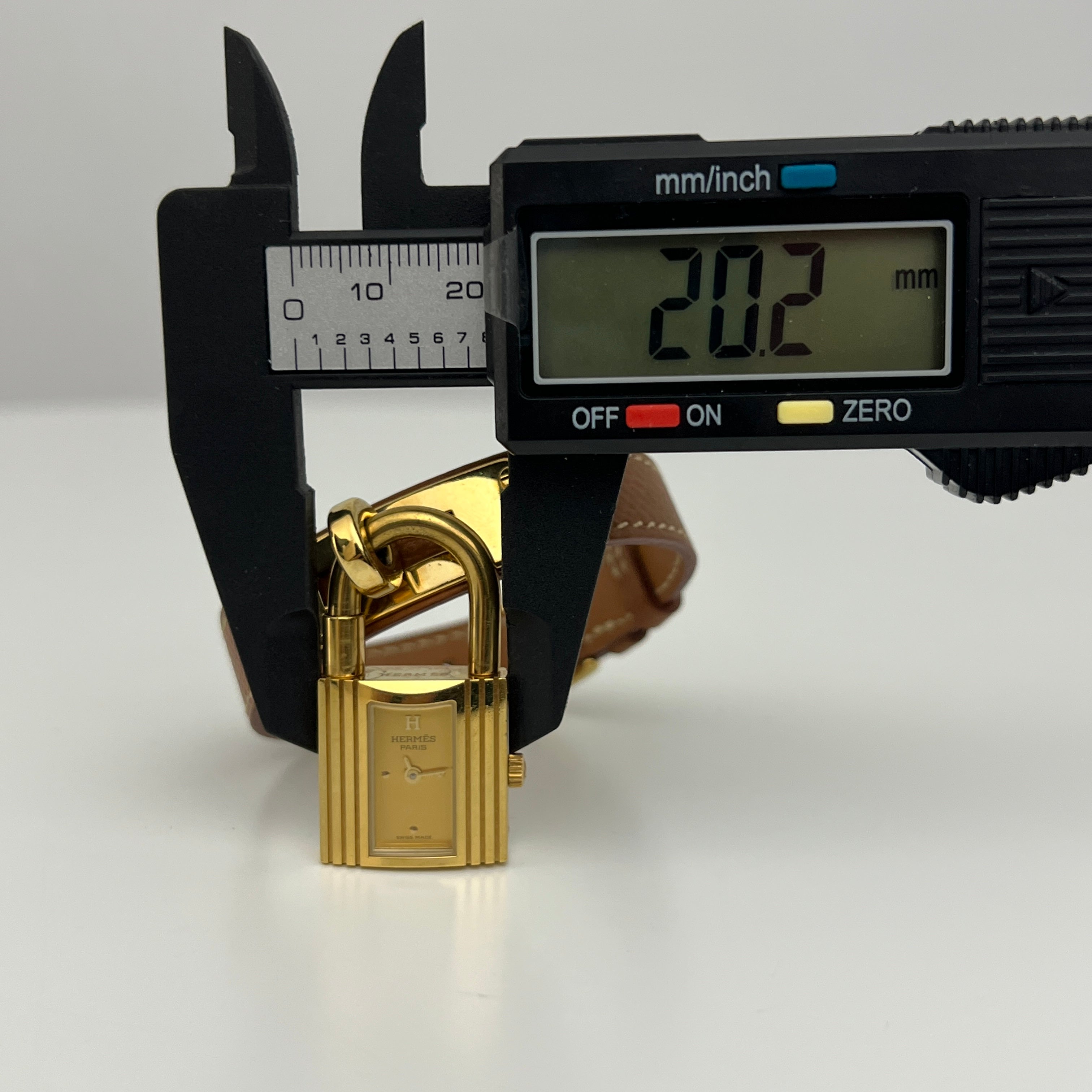 Montre HERMÈS Kelly plaquée or dorée