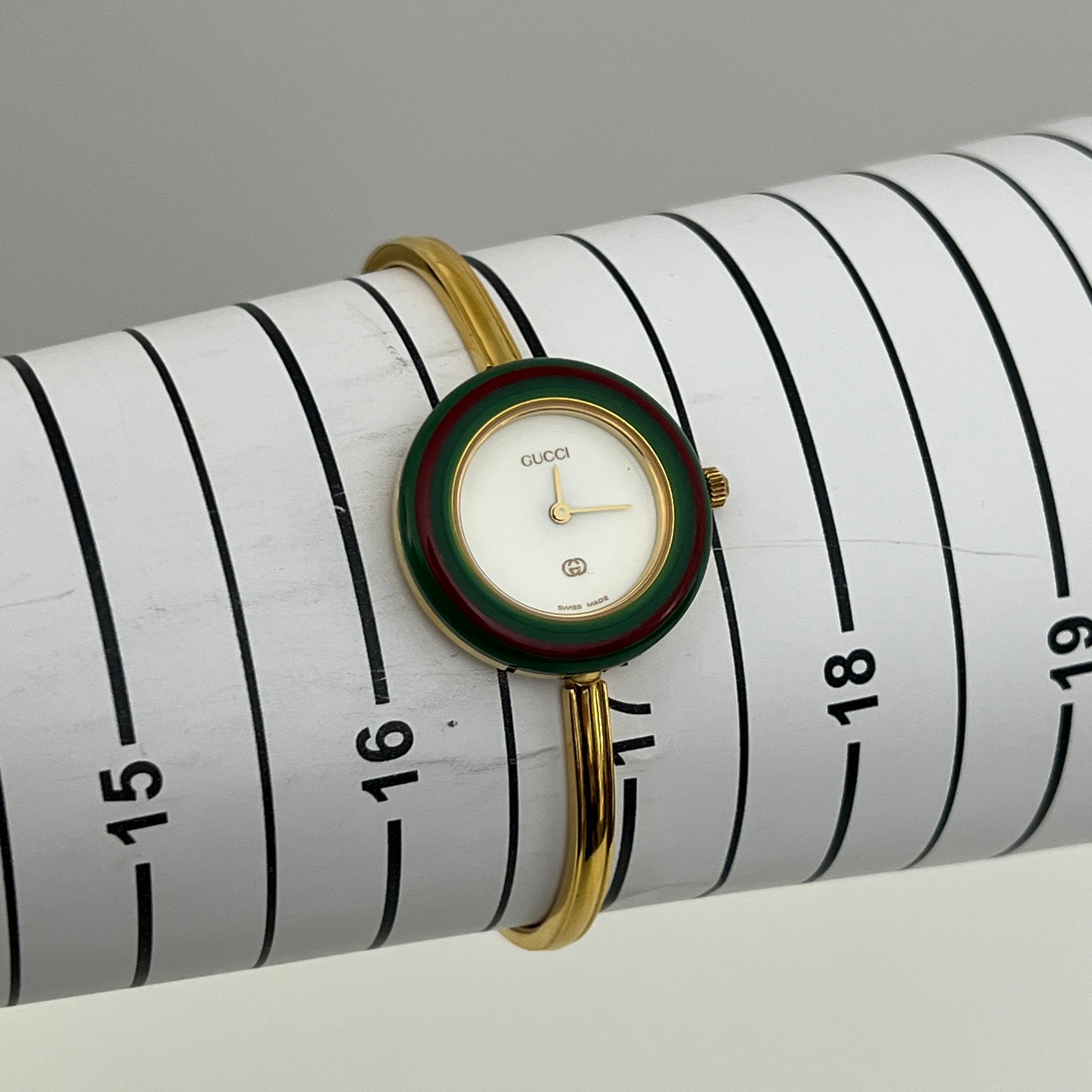 Montre GUCCI Play plaquée or dorée