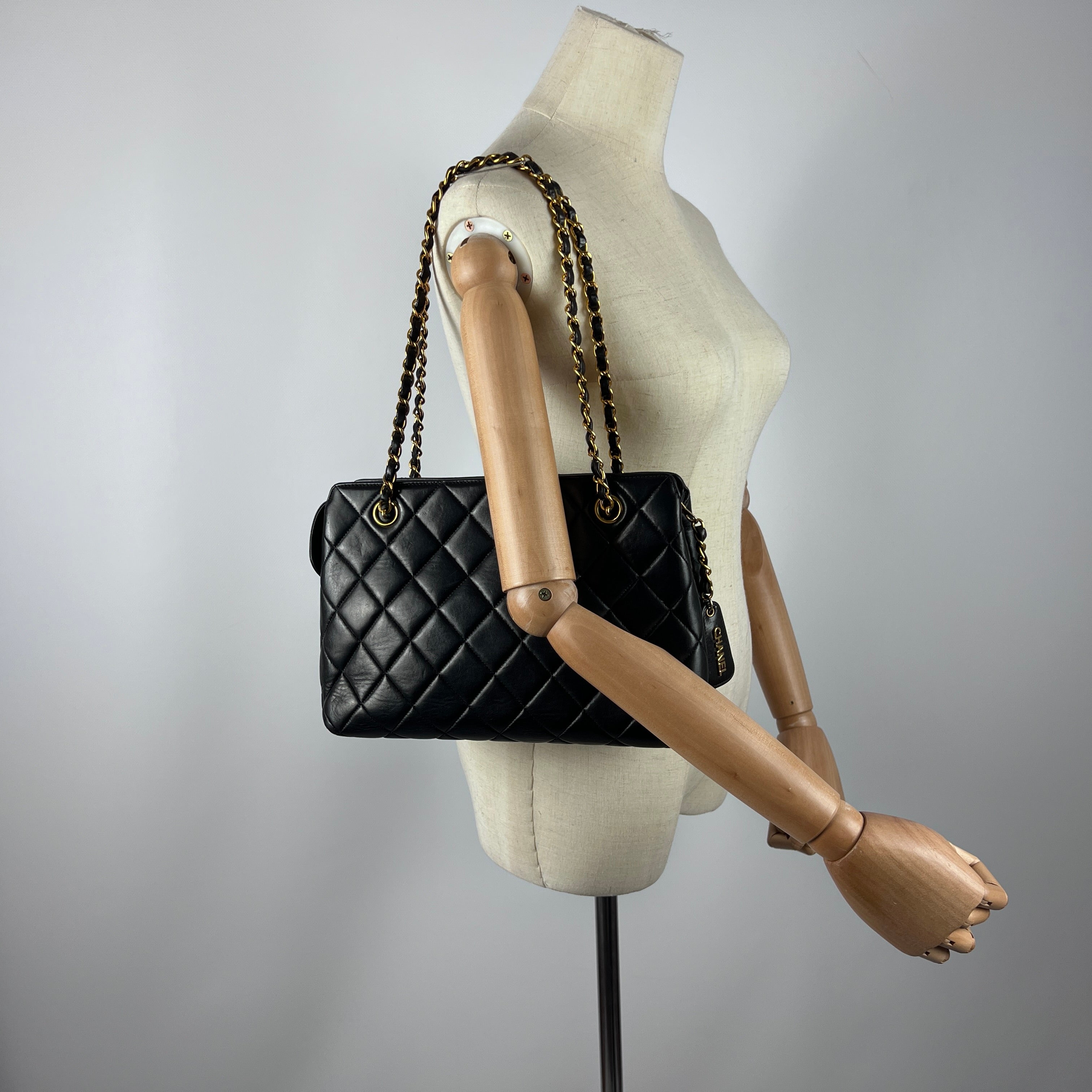 Sac à main CHANEL Shopping cuir  noir