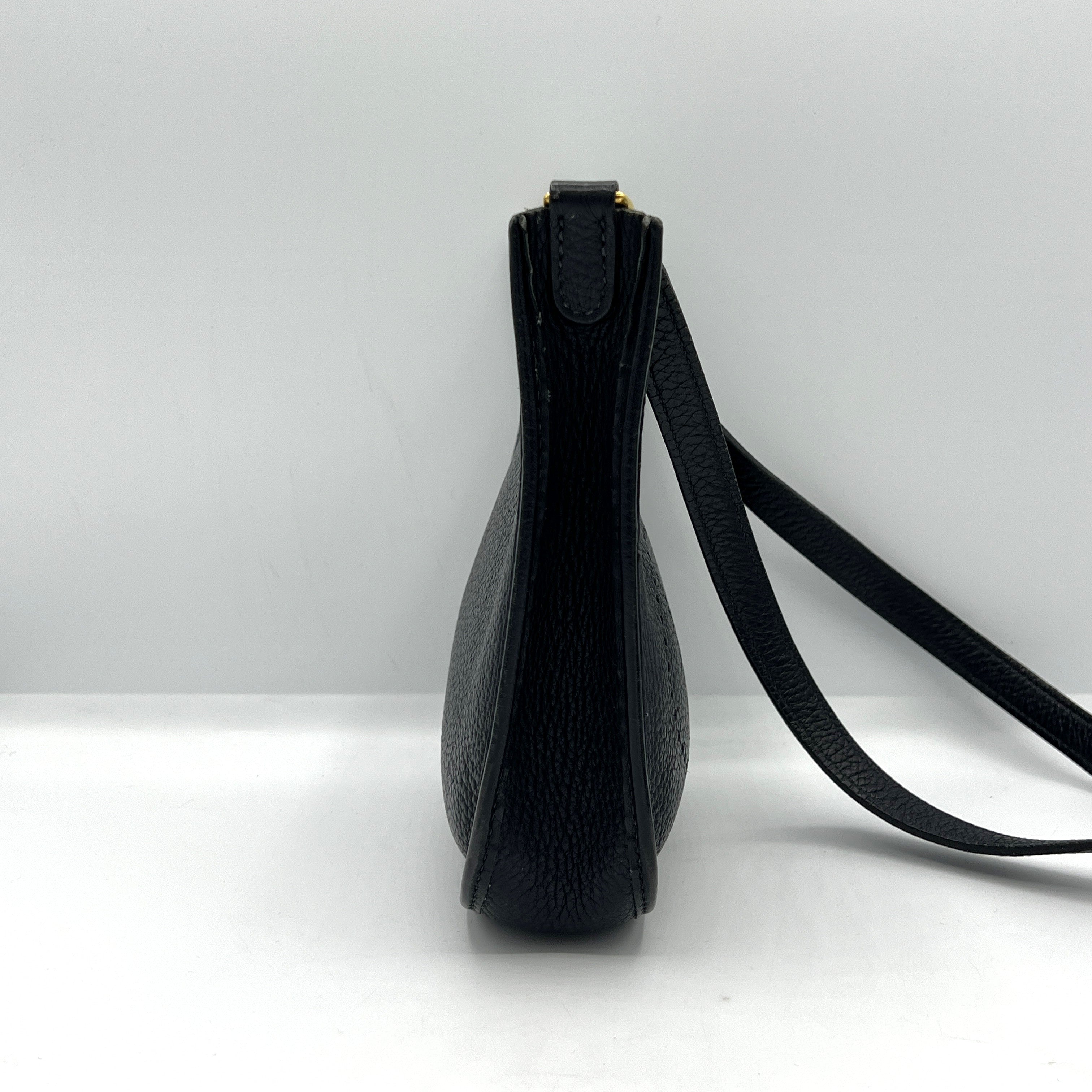 HERMÈS Evelyne TPM (Mini) handbag in blue Clemence leather