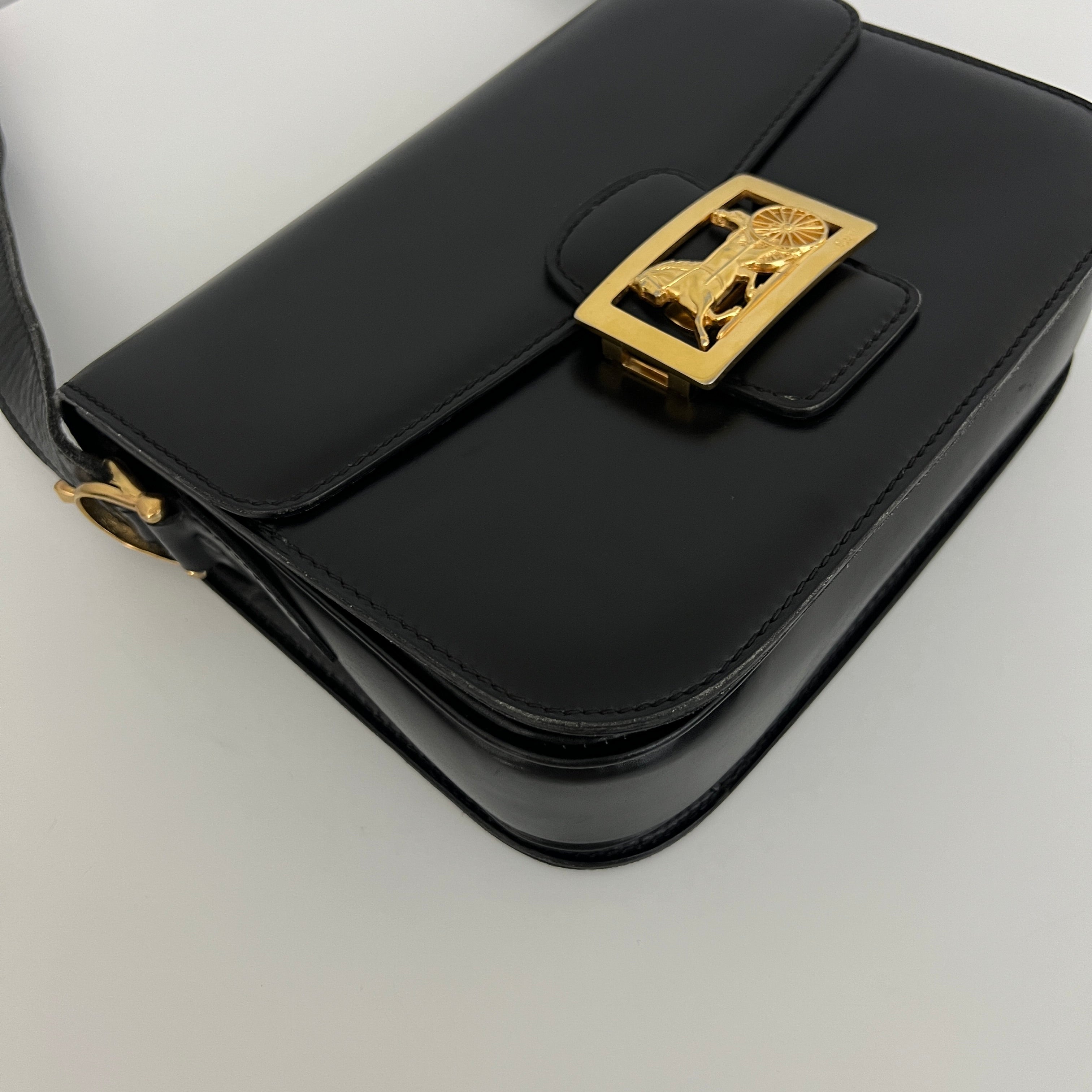 CELINE Triomphe Smooth Leather Shoulder Bag
