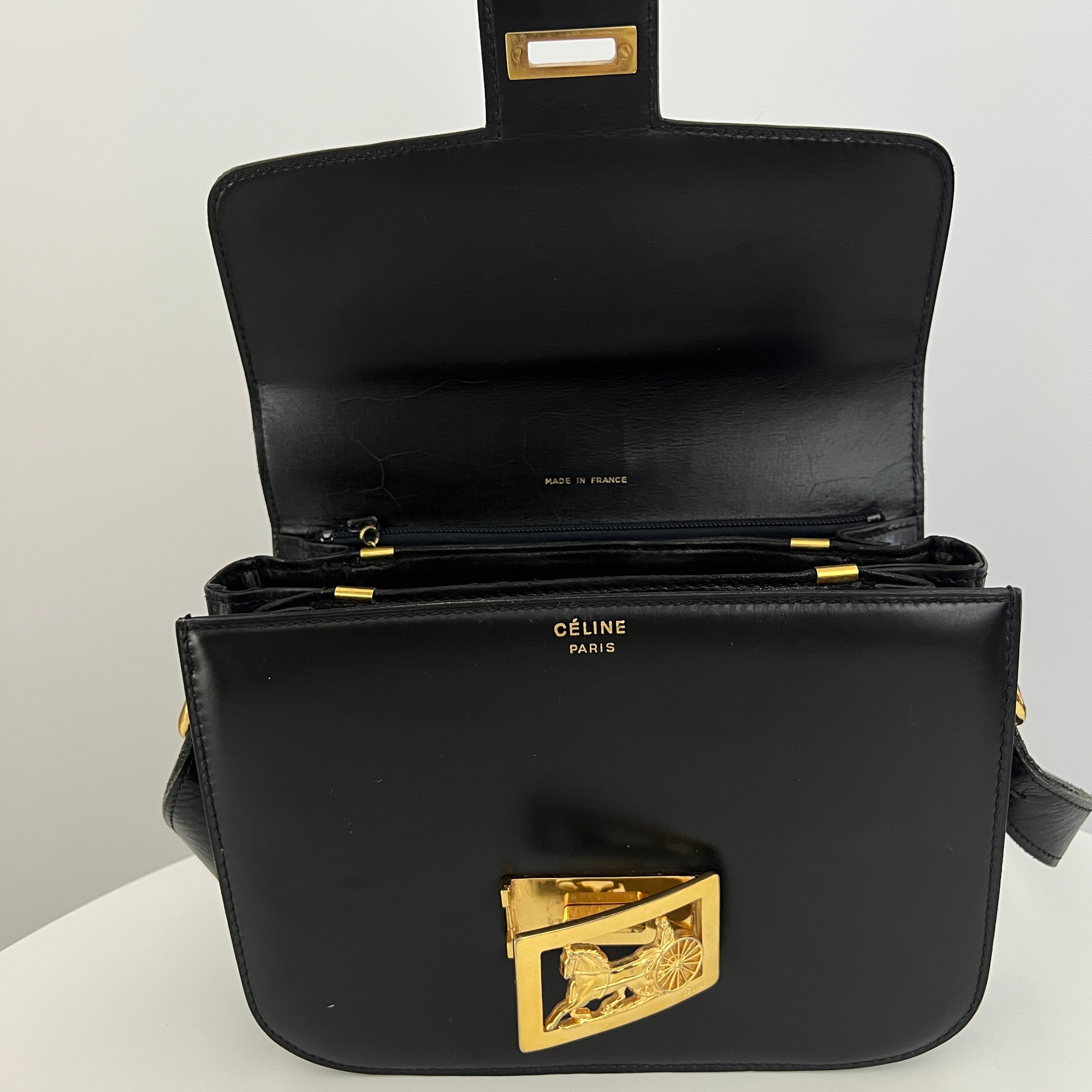 CELINE Triomphe Smooth Leather Shoulder Bag