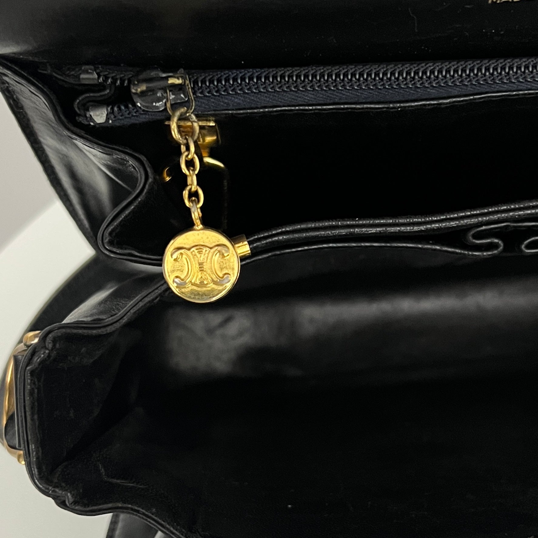 CELINE Triomphe Smooth Leather Shoulder Bag