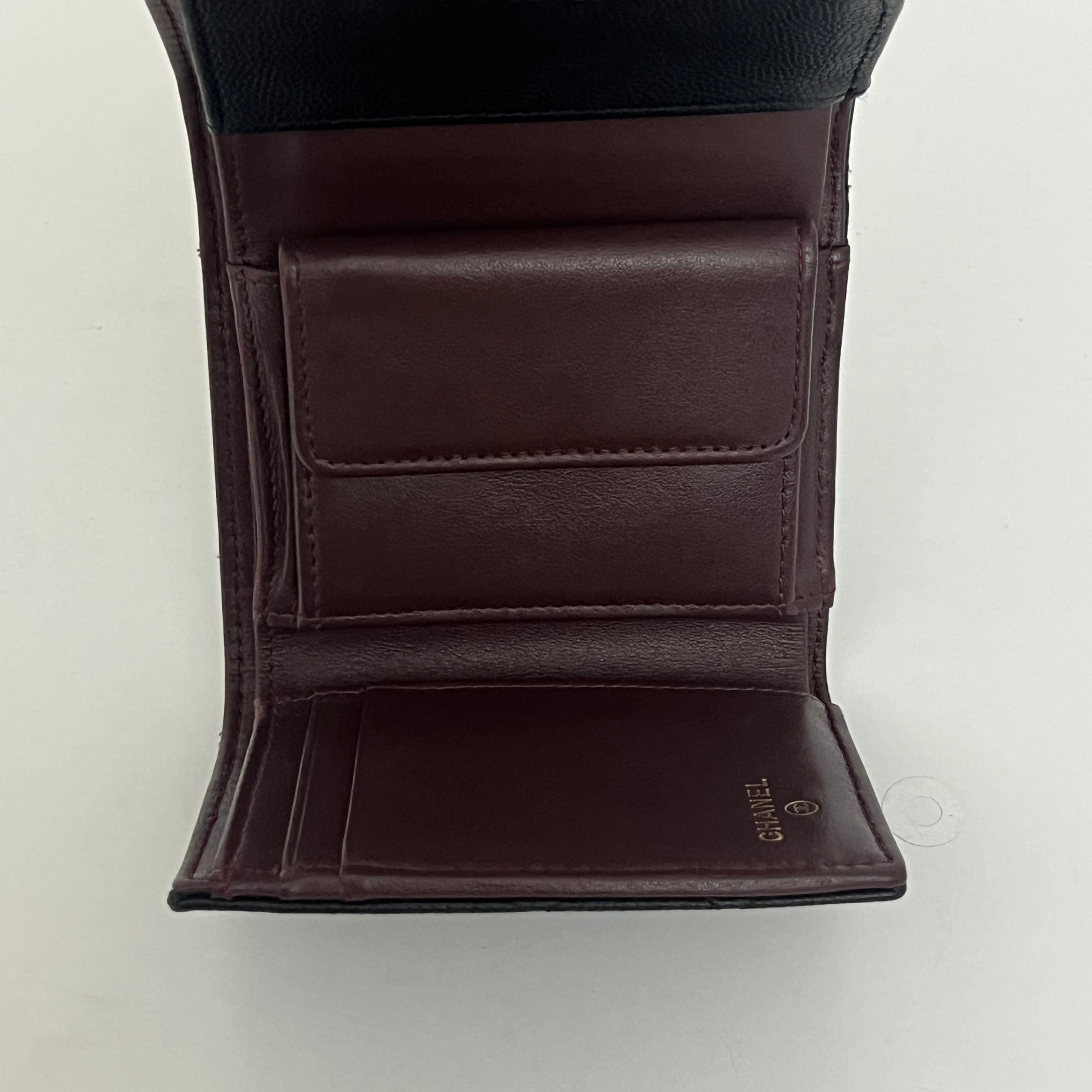 Portefeuille CHANEL Classique cuir caviar noir