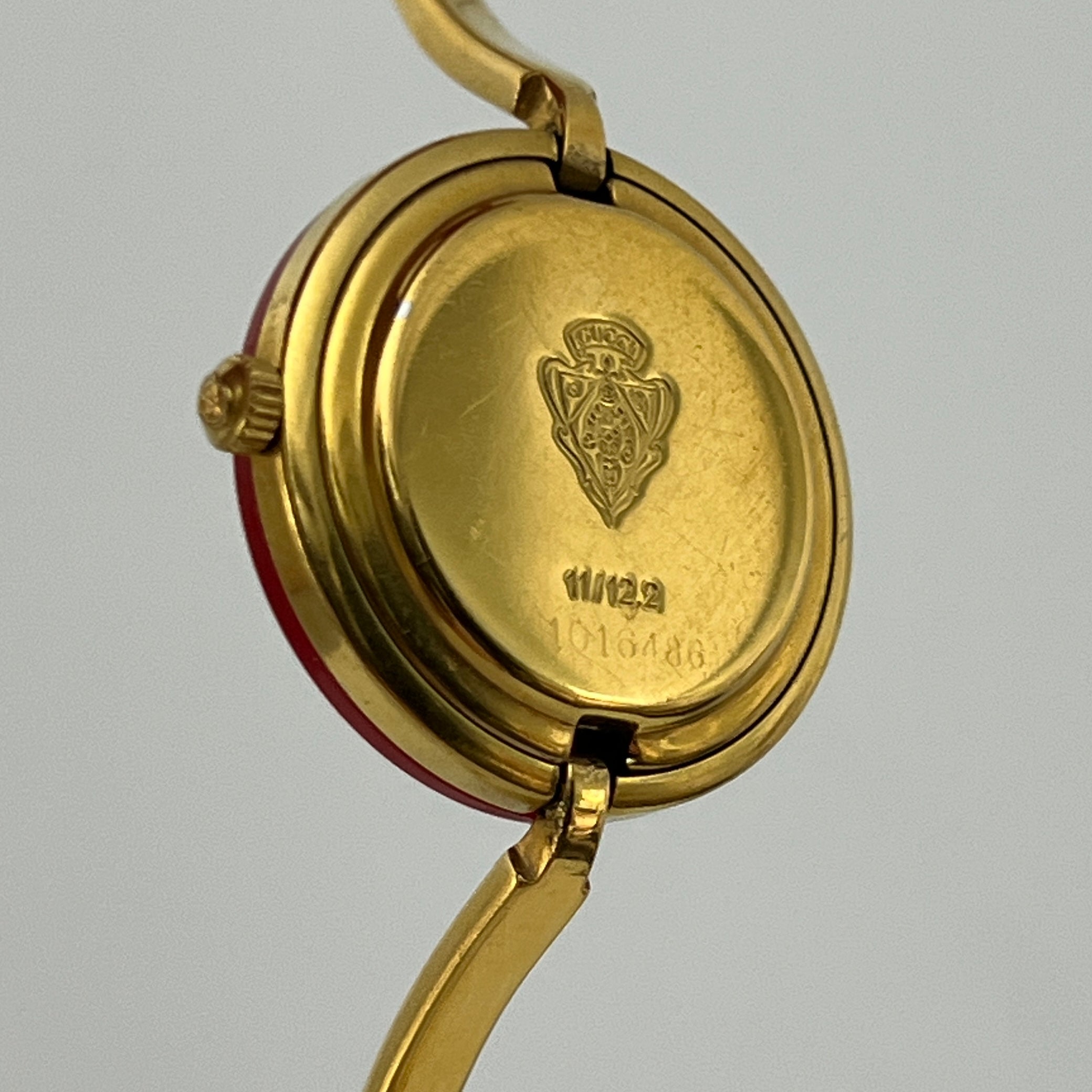 Montre GUCCI Play plaqué or doré
