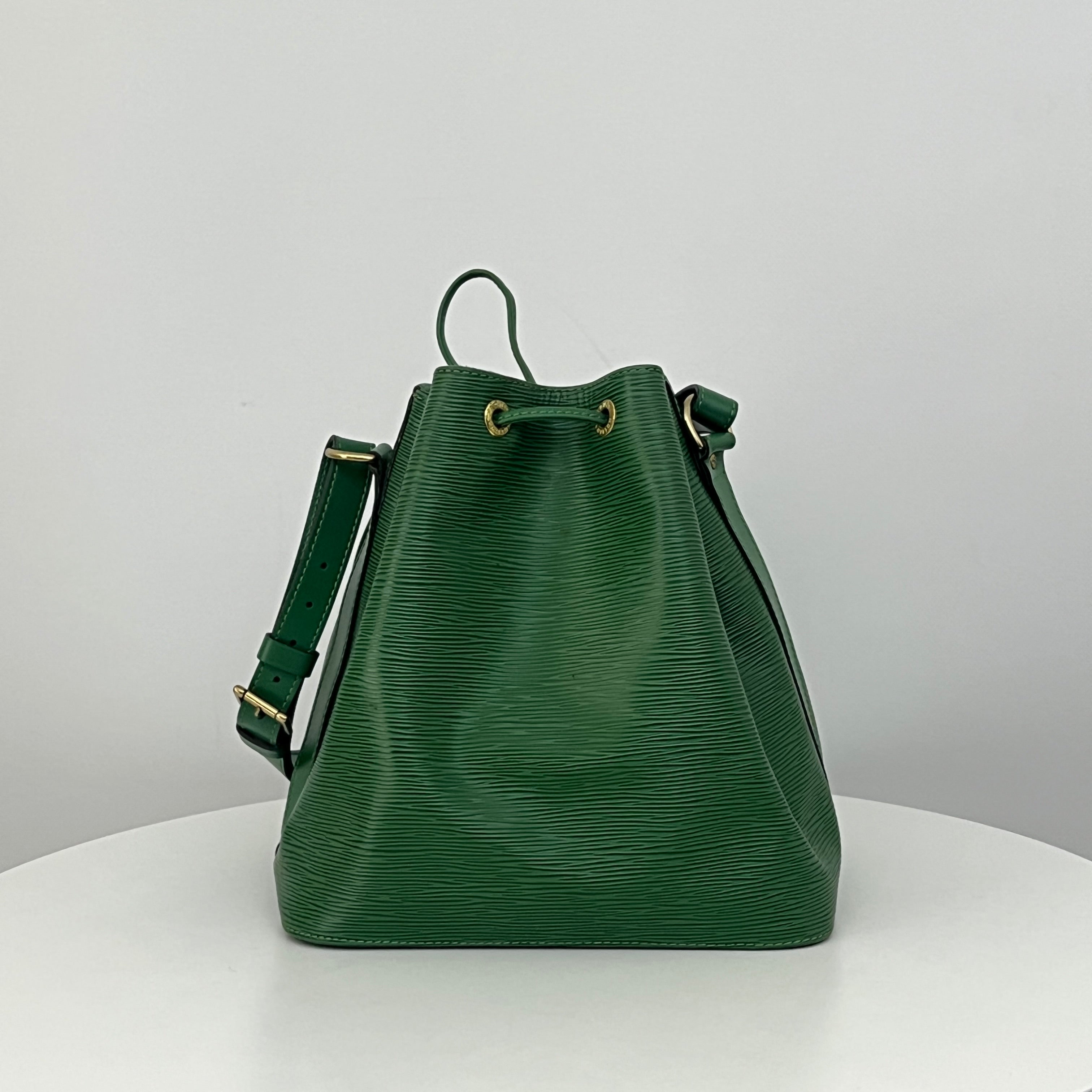 LOUIS VUITTON Noe Petit green epi leather bag