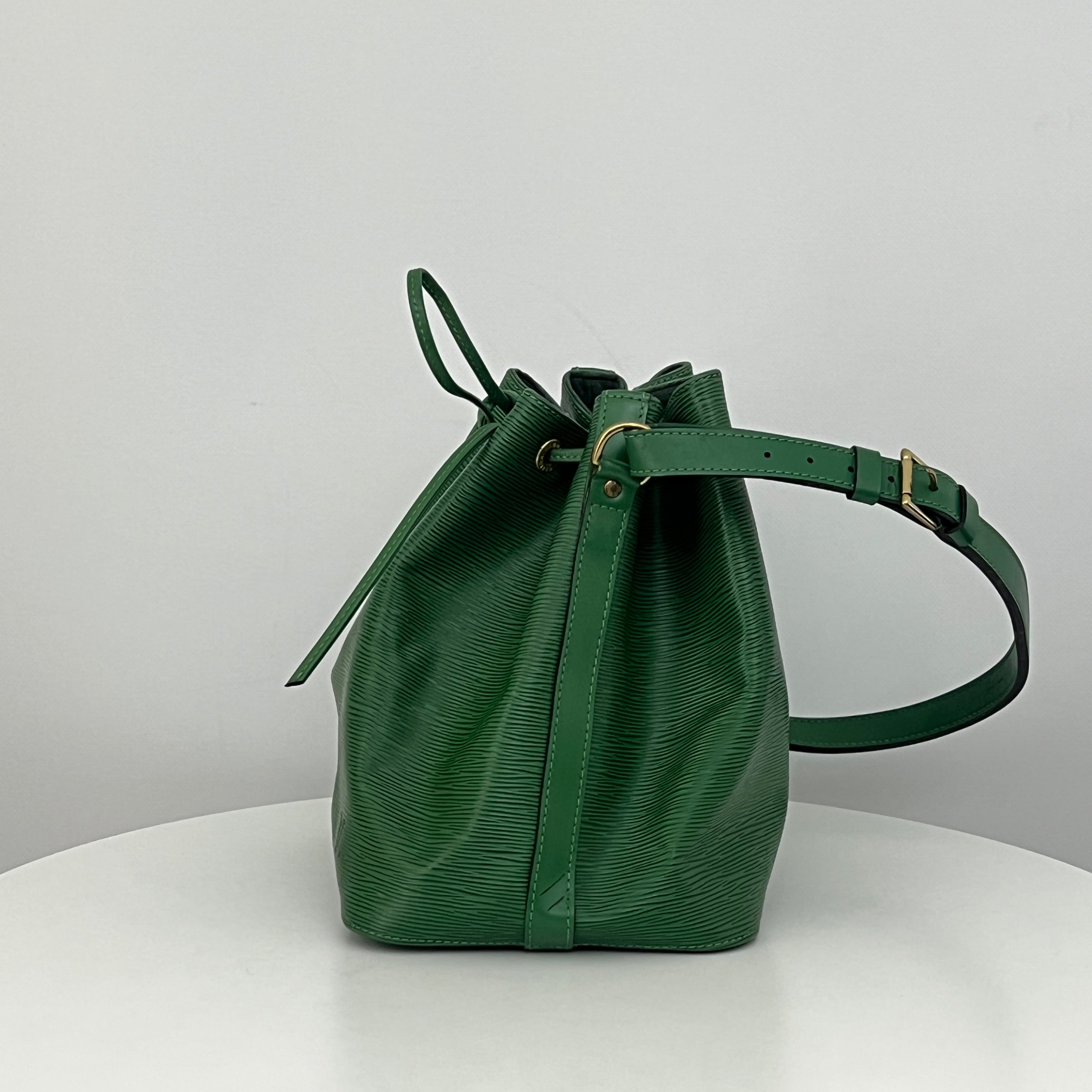 LOUIS VUITTON Noe Petit green epi leather bag