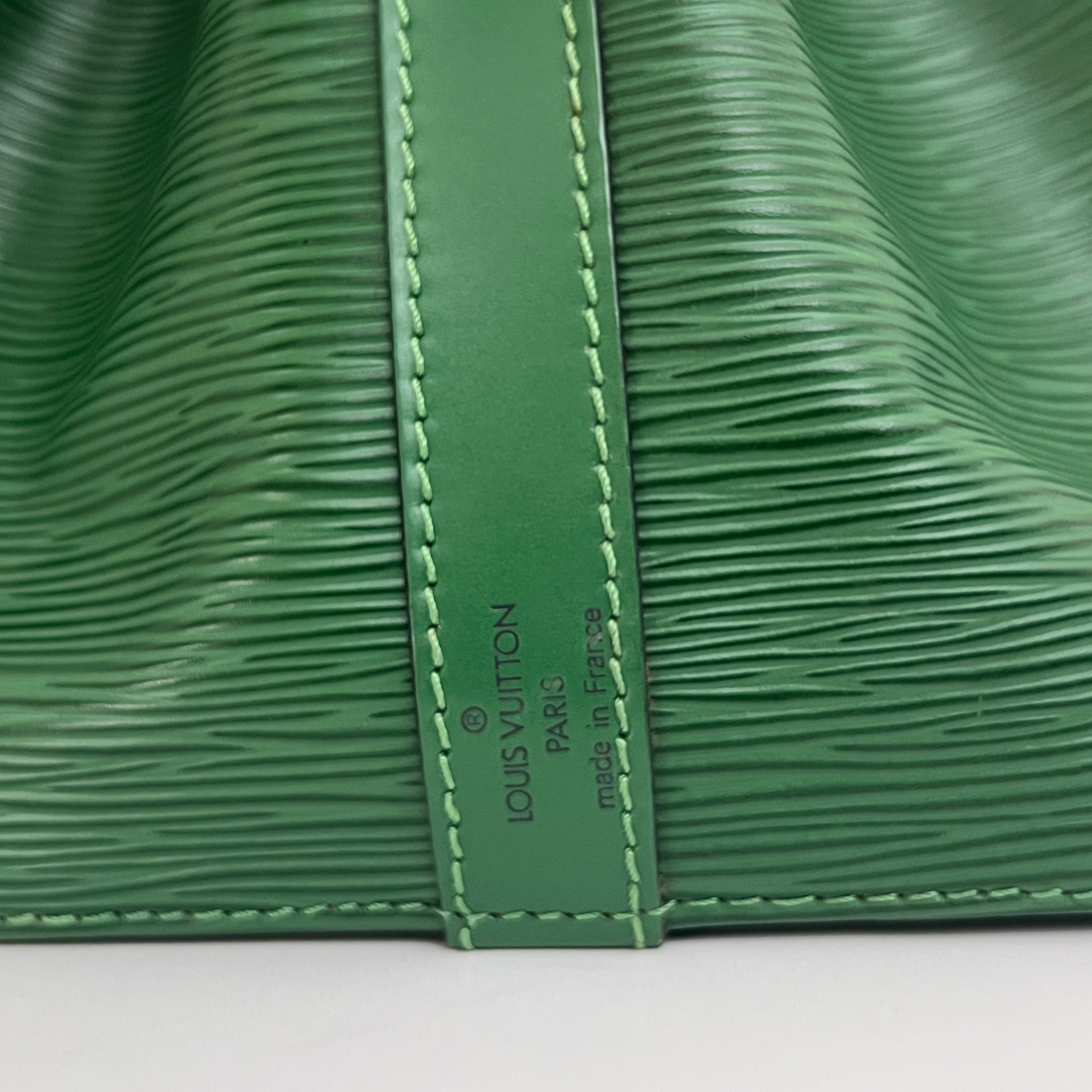 LOUIS VUITTON Noe Petit green epi leather bag