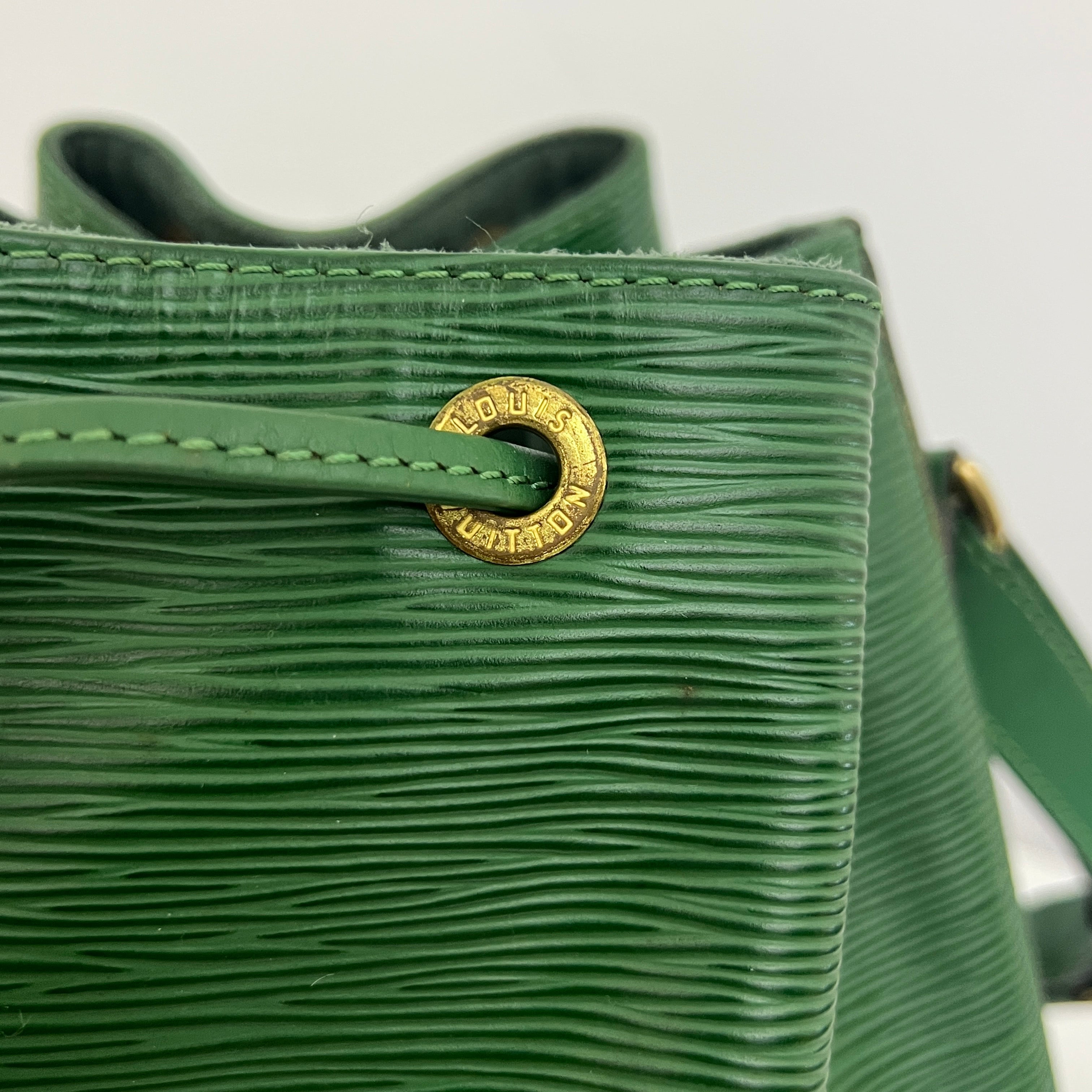 LOUIS VUITTON Noe Petit green epi leather bag