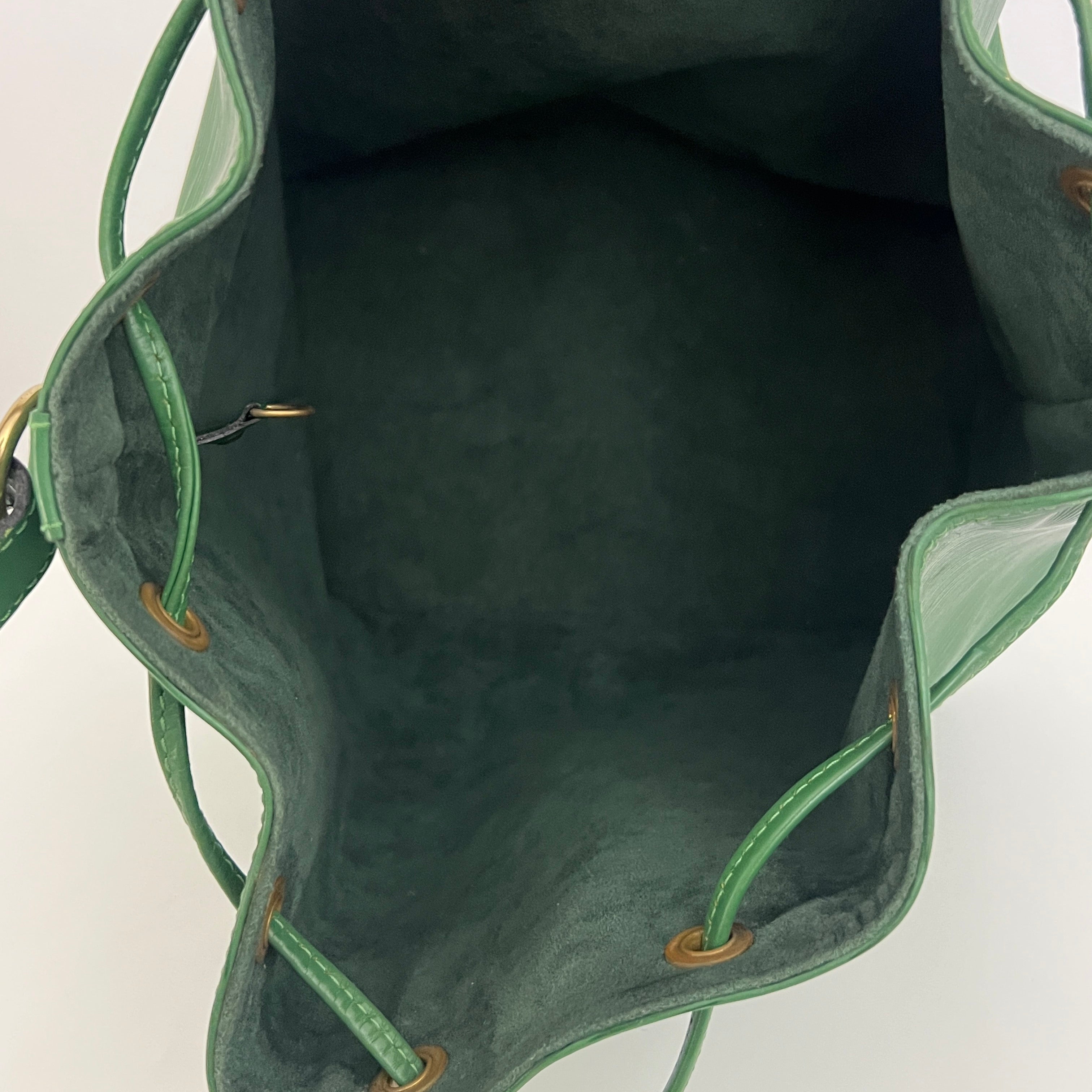 LOUIS VUITTON Noe Petit green epi leather bag