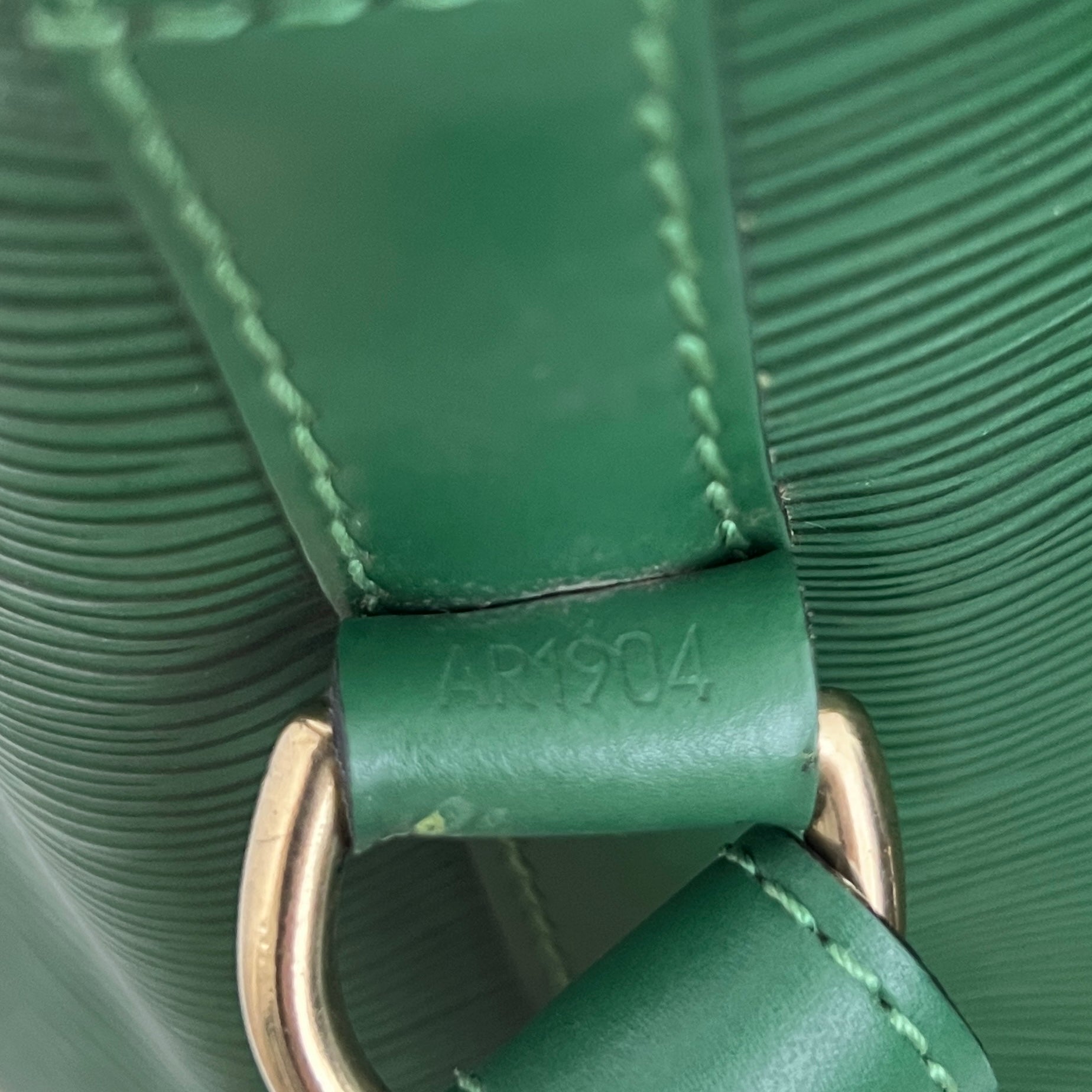 LOUIS VUITTON Noe Petit green epi leather bag