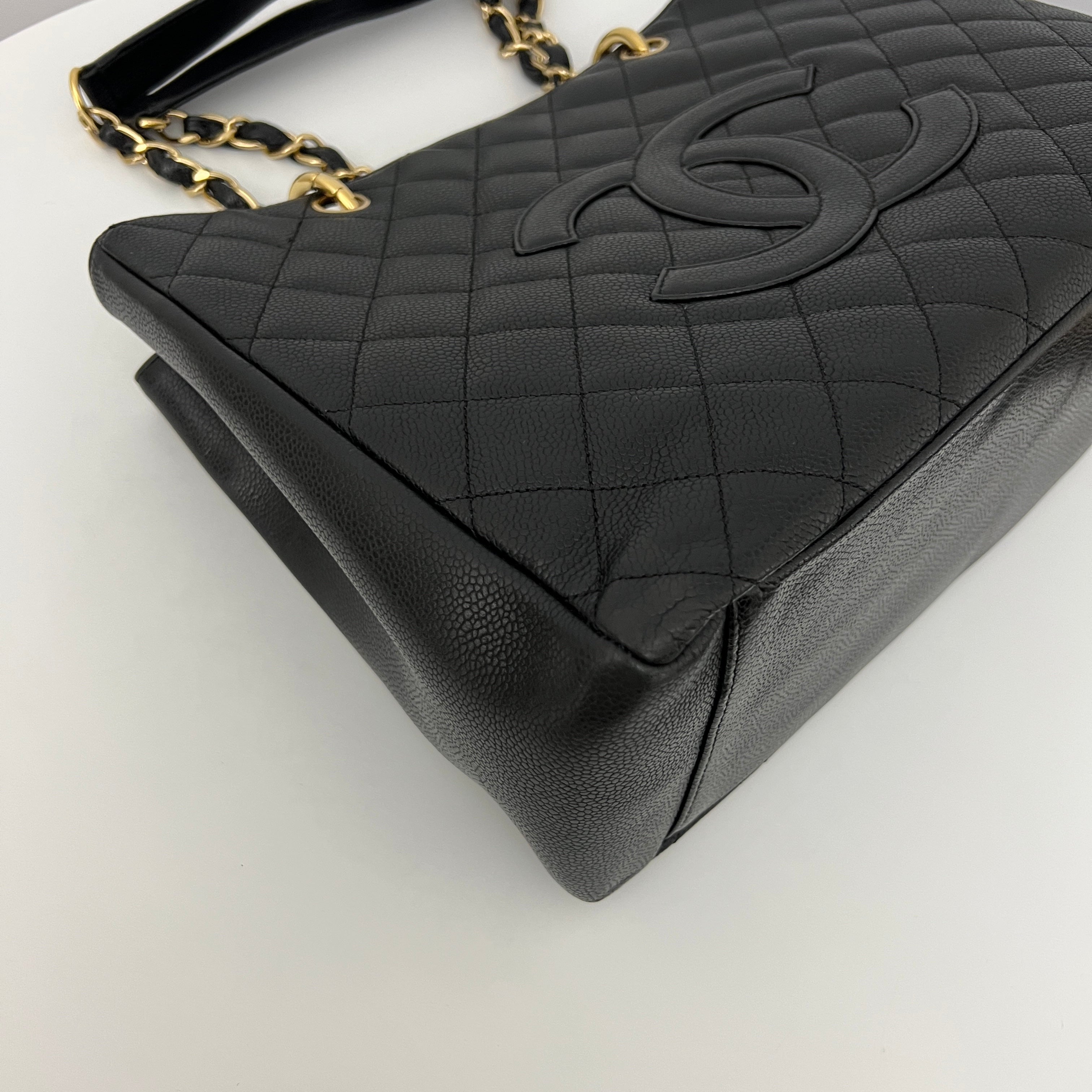 Sac CHANEL Grand Shopping Tote cuir caviar noir
