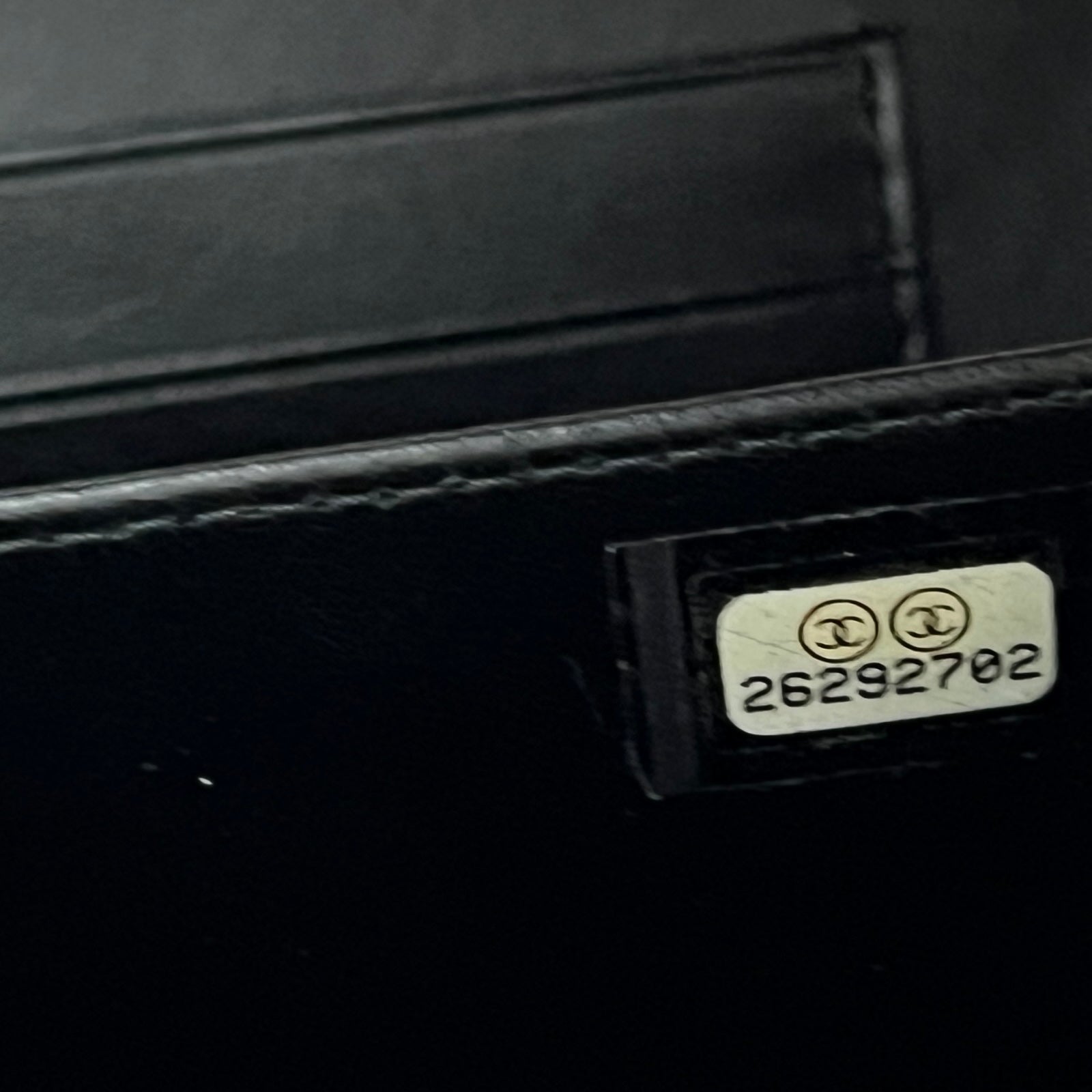 Sac à bandoulière CHANEL Filigree Vanity Case Small cuir caviar noir