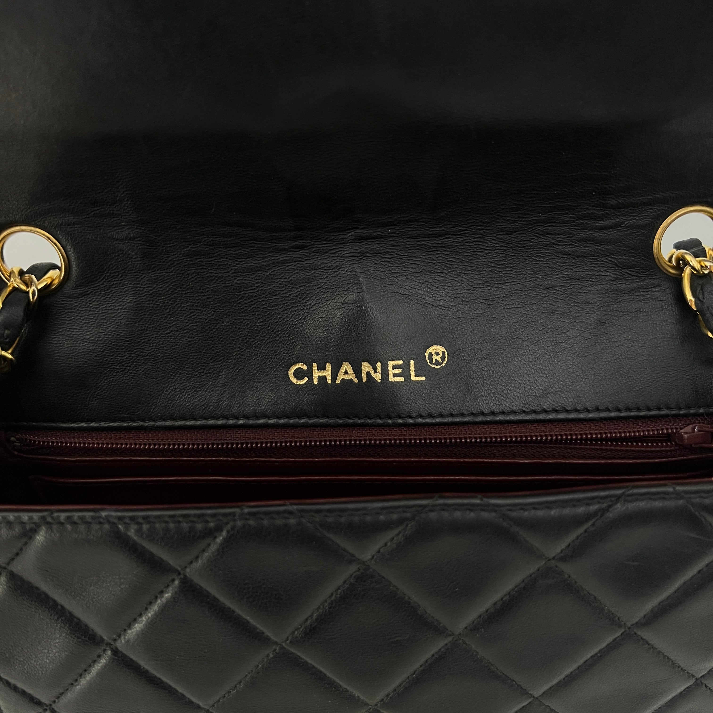 Sac à bandoulière CHANEL Diana Medium cuir d'agneau noir