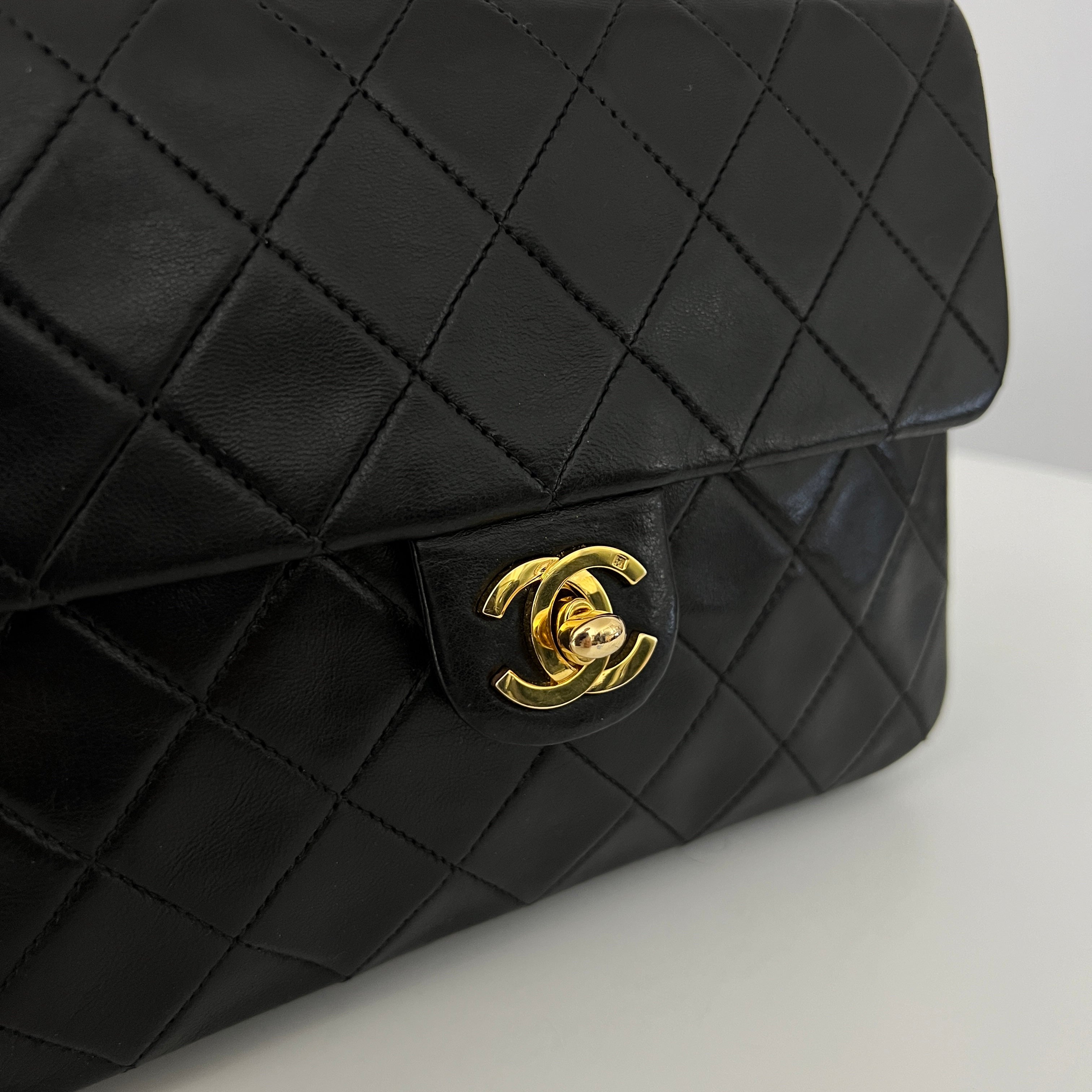 Sac à bandoulière CHANEL Classique Mini Rectangle cuir d'agneau noir