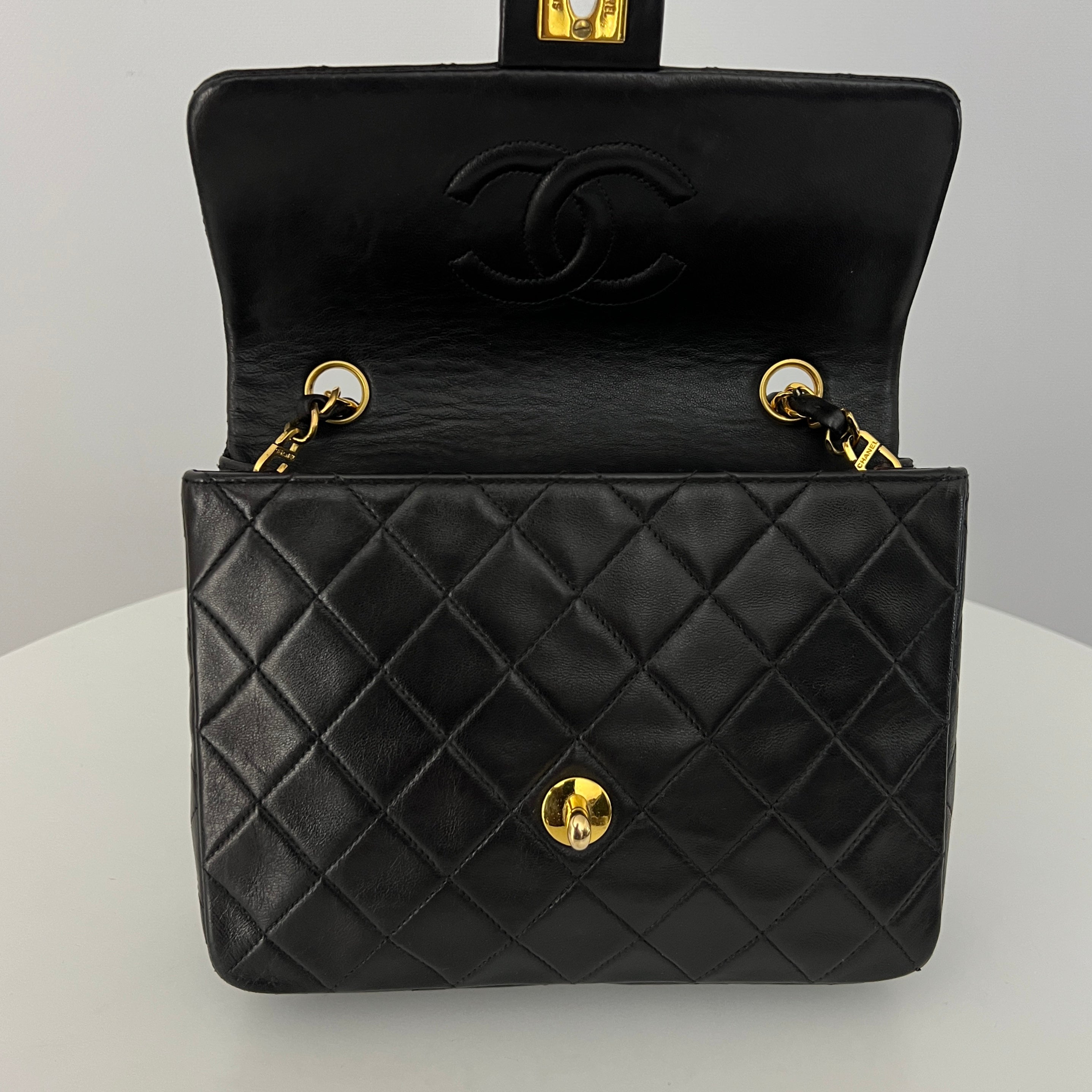 Sac à bandoulière CHANEL Classique Mini Rectangle cuir d'agneau noir
