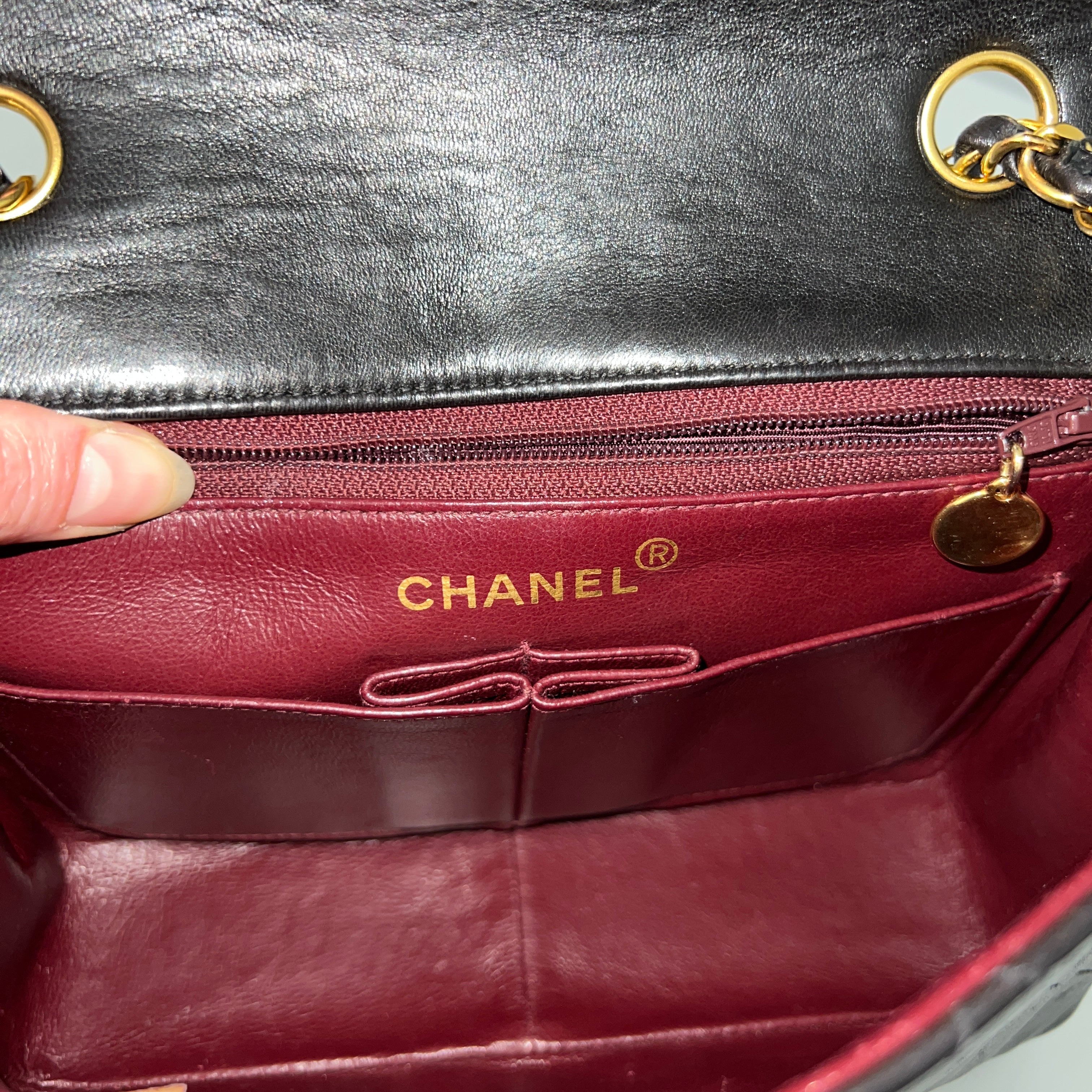 Sac à bandoulière CHANEL Classique Mini Rectangle cuir d'agneau noir