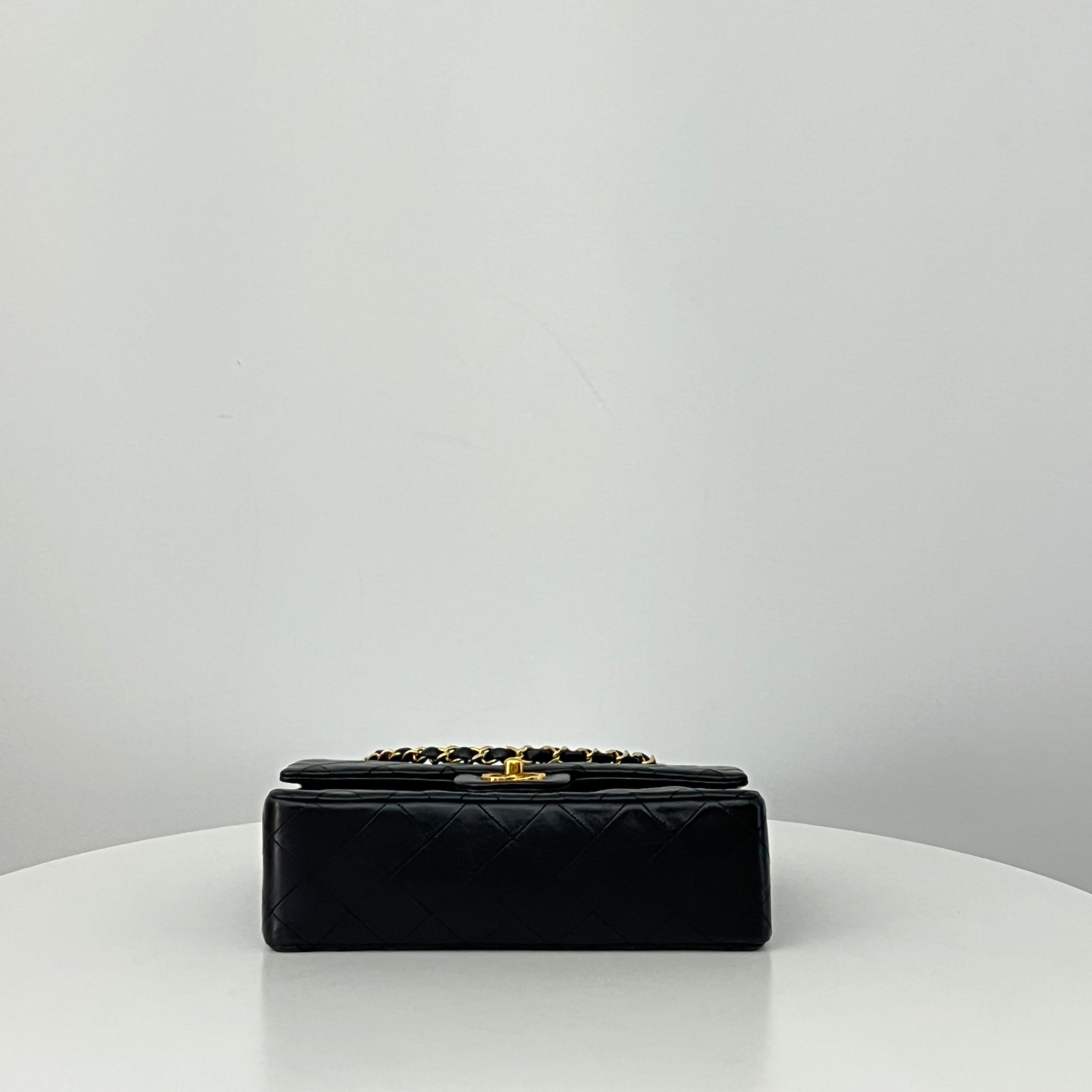 Sac CHANEL Classique Small Flap cuir d'agneau noir