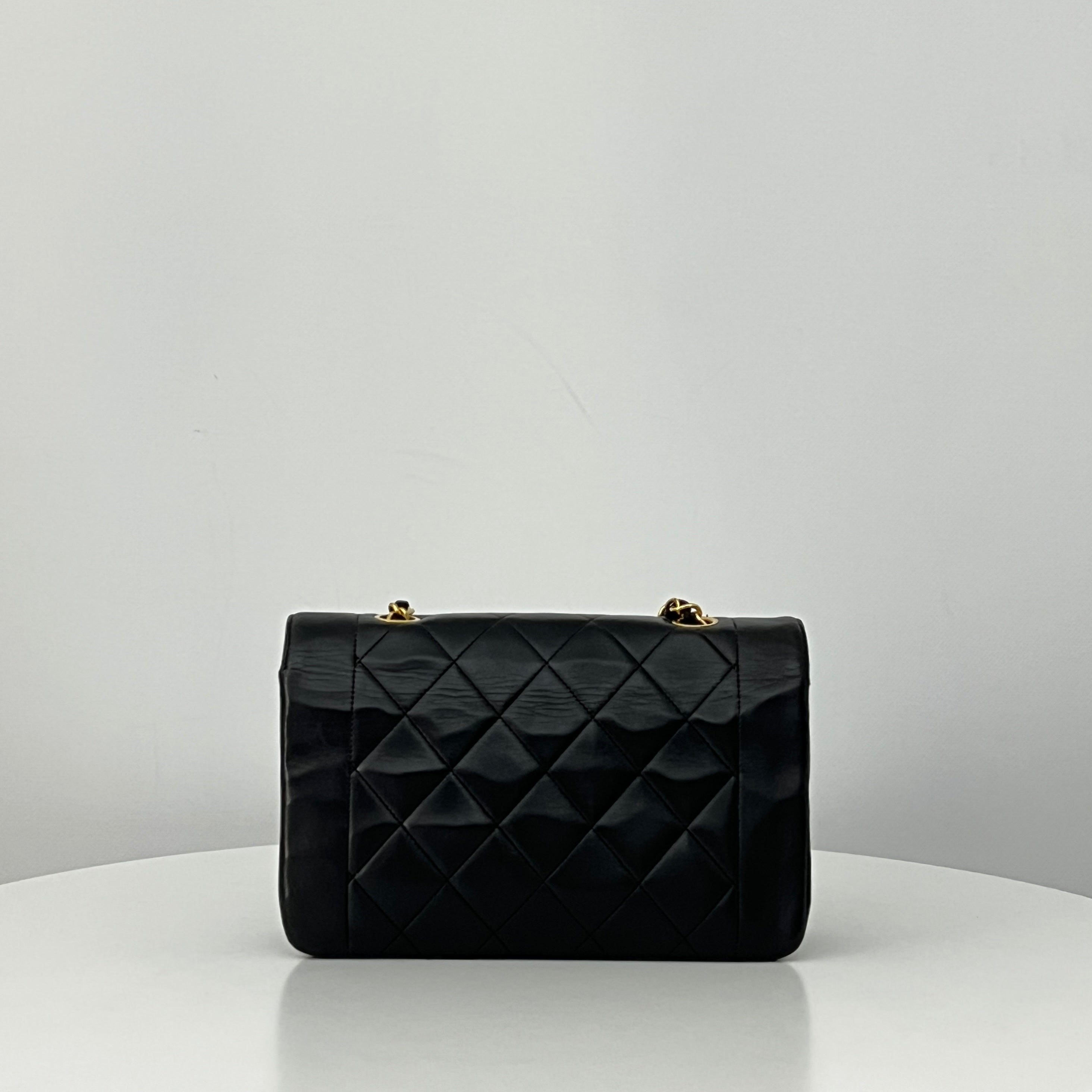 Sac à bandoulière CHANEL Diana Small cuir d'agneau noir
