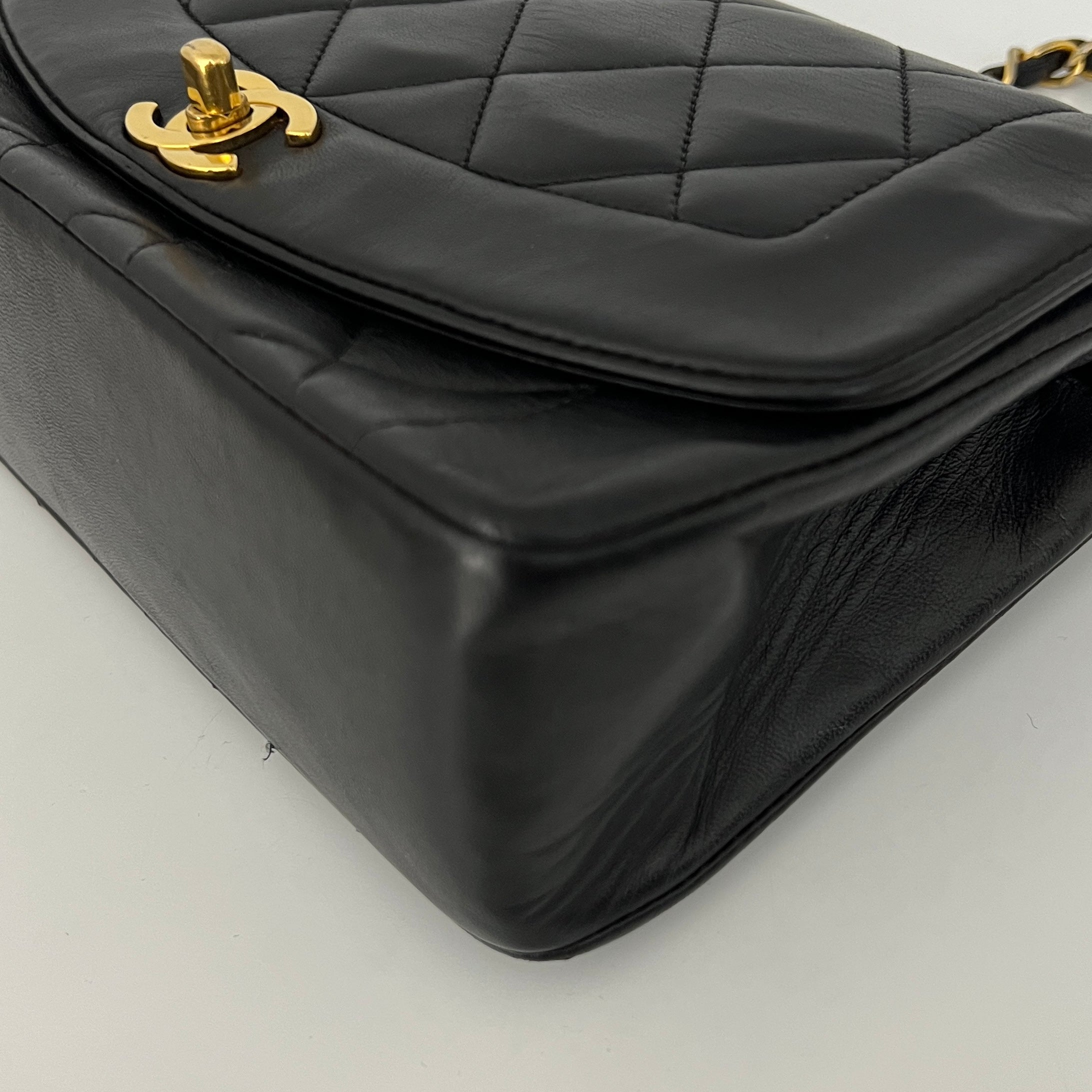 Sac à bandoulière CHANEL Diana Small cuir d'agneau noir