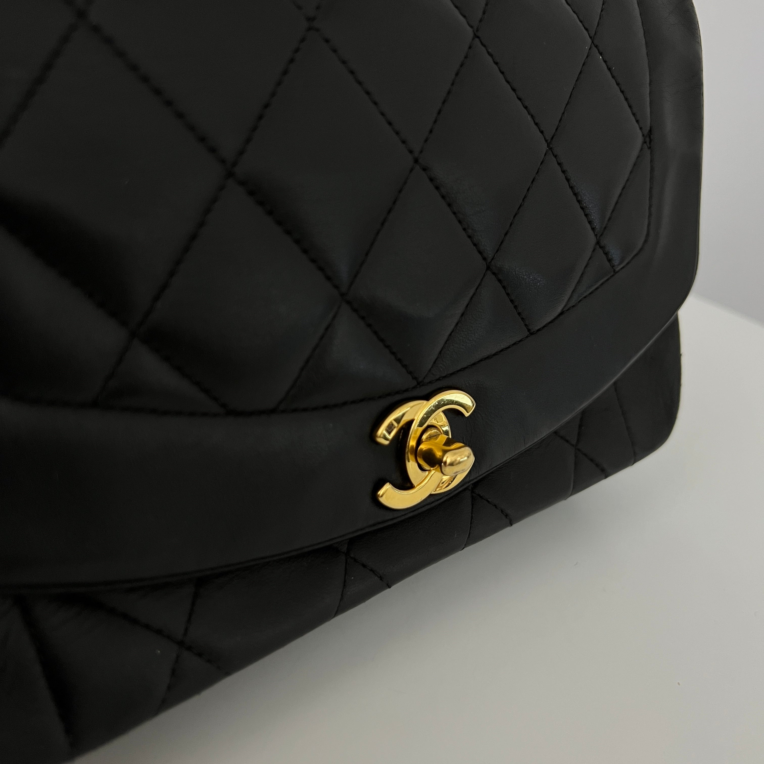 Sac à bandoulière CHANEL Diana Small cuir d'agneau noir
