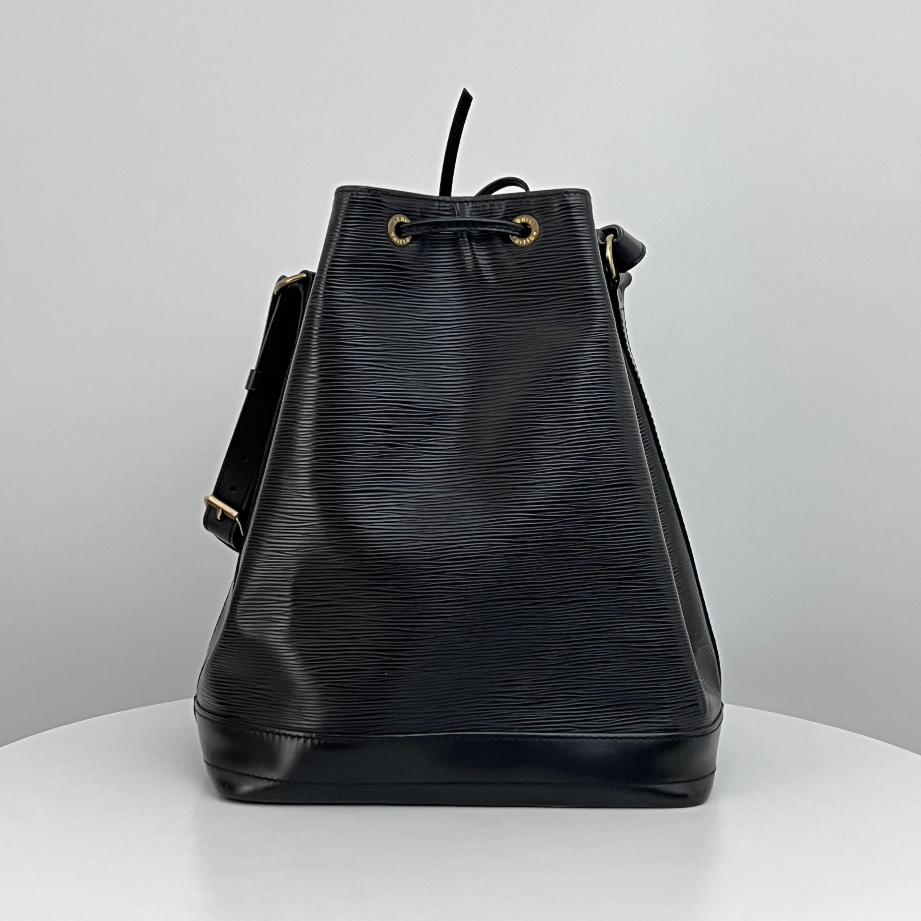 Sac LOUIS VUITTON Noé Grand cuir épi noir