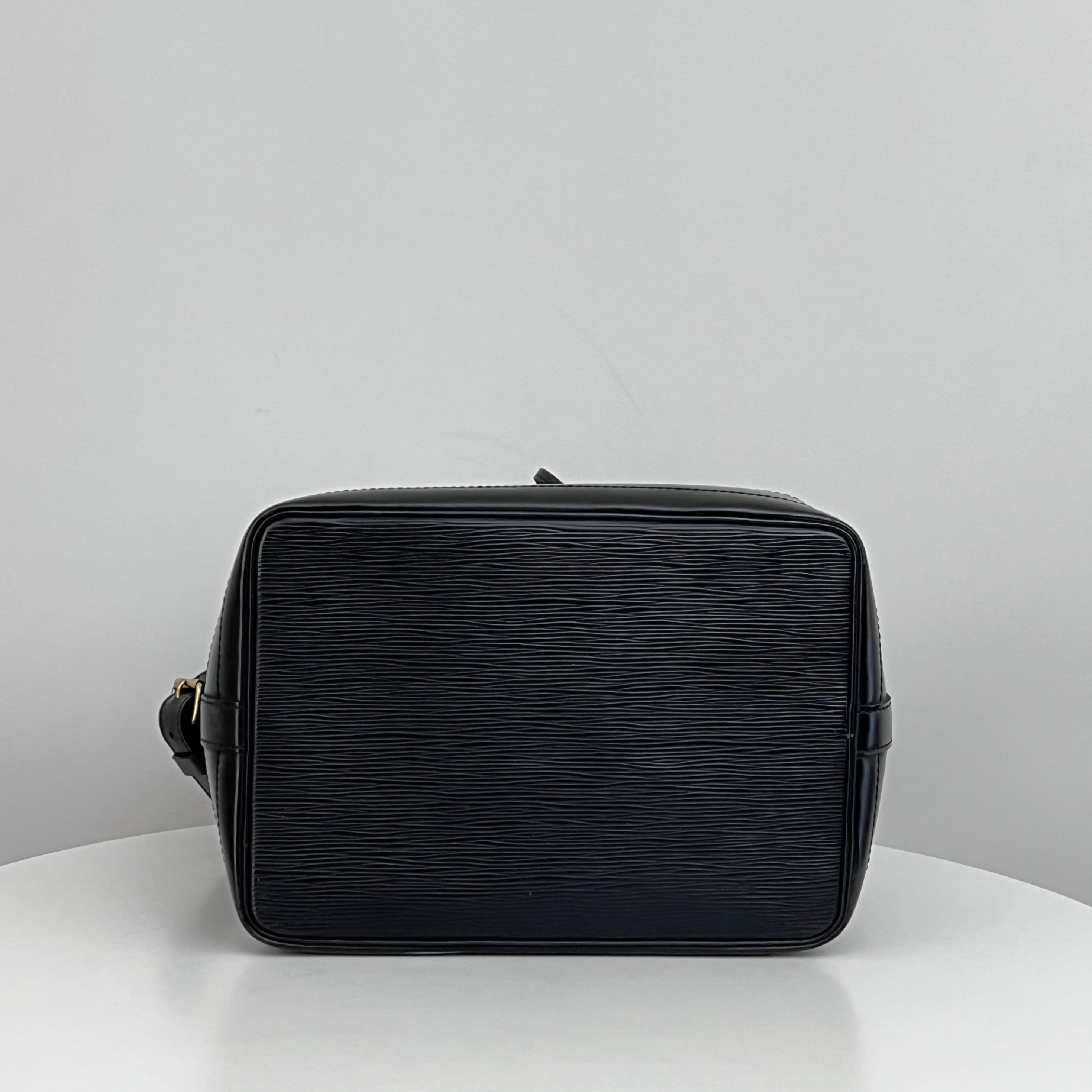 Sac LOUIS VUITTON Noé Grand cuir épi noir