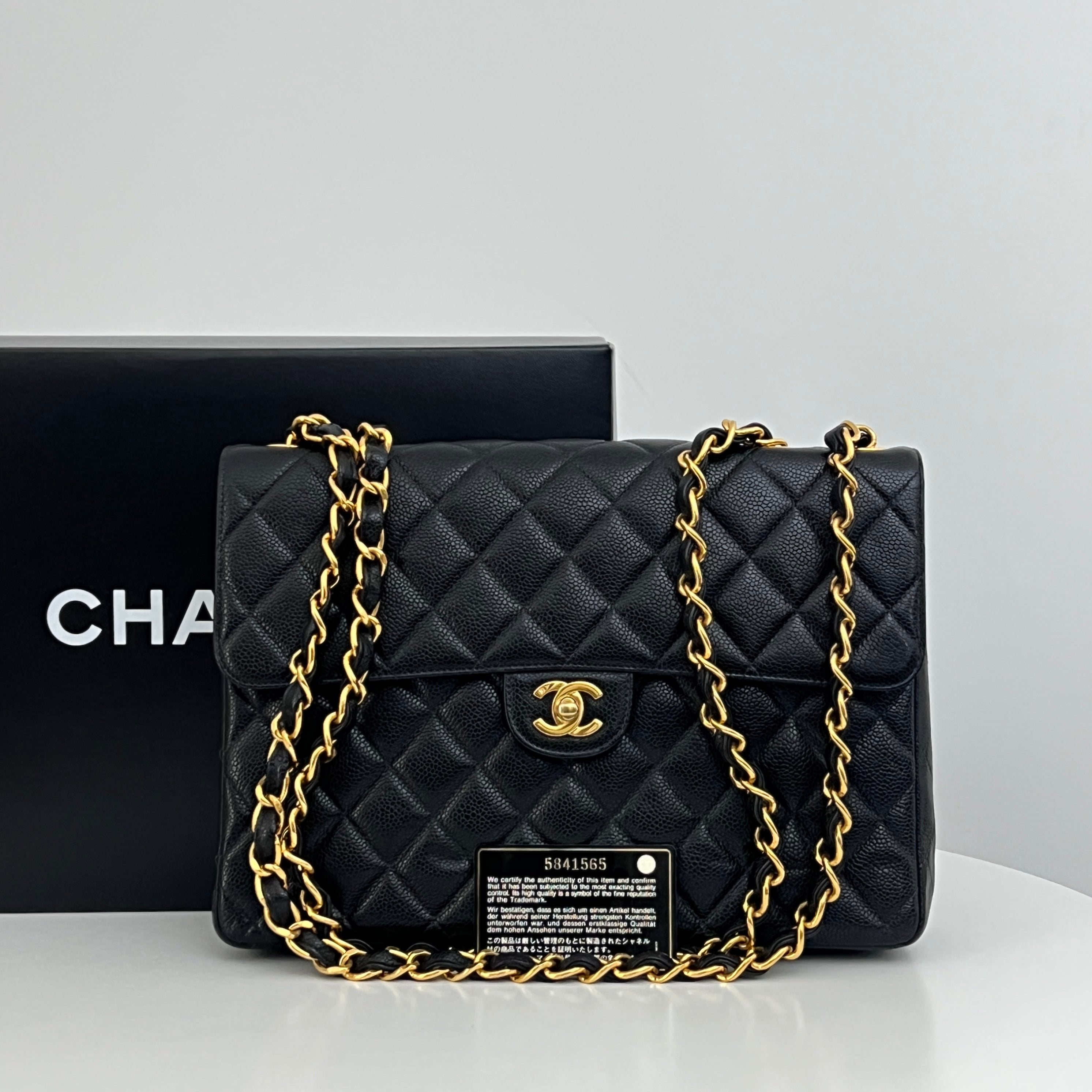 Sac à bandoulière CHANEL Classique Jumbo cuir caviar noir