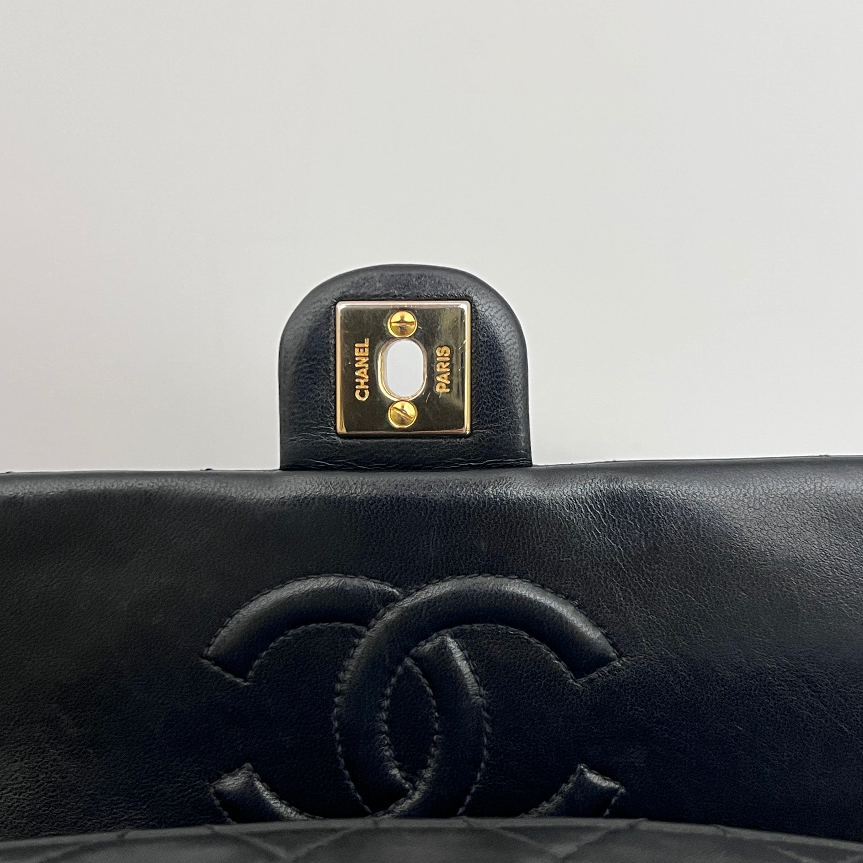Sac à bandoulière CHANEL Classique Mini cuir d'agneau noir