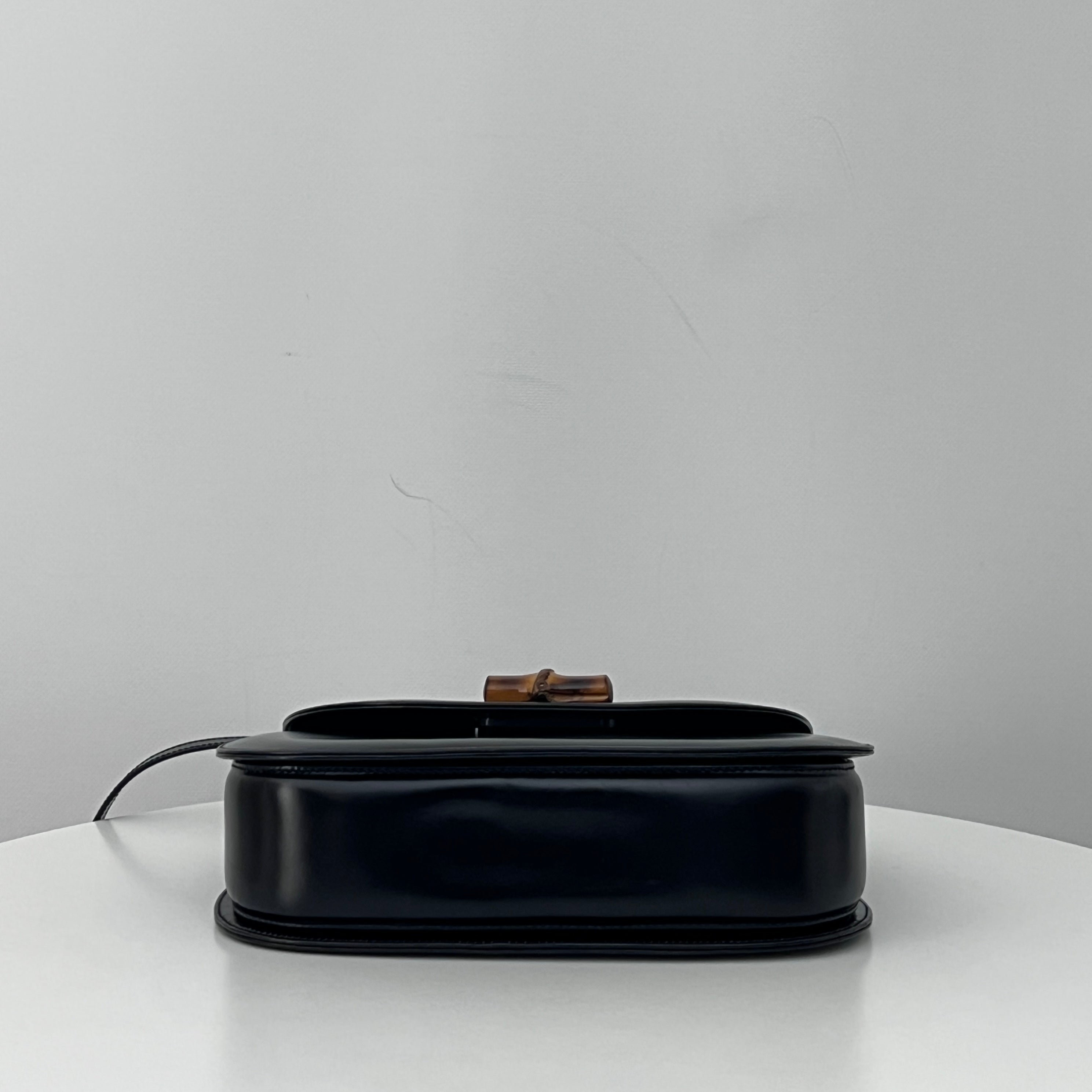 Sac à bandoulière GUCCI Bamboo 1947 cuir lisse noir