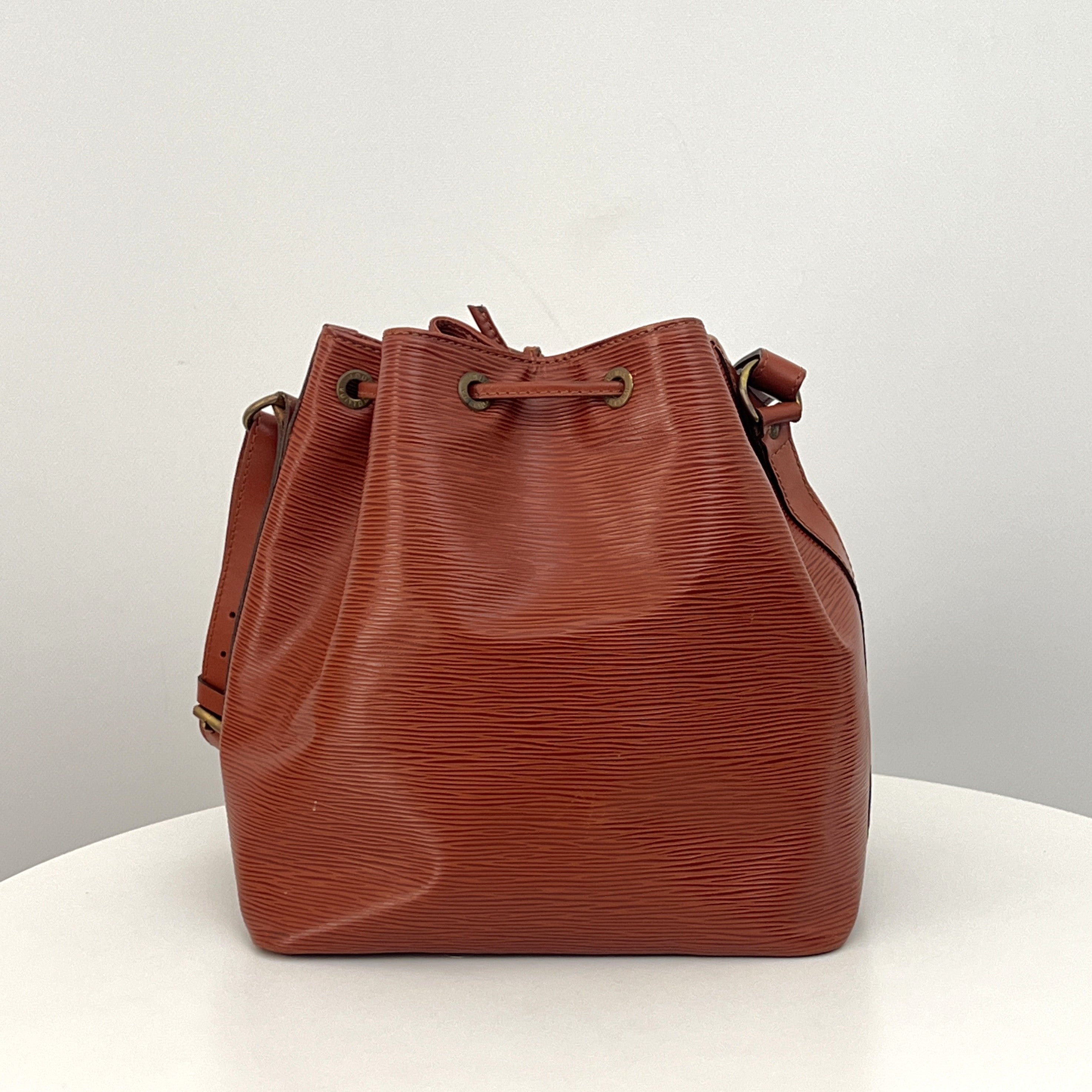Sac LOUIS VUITTON Noé Petit cuir épi marron