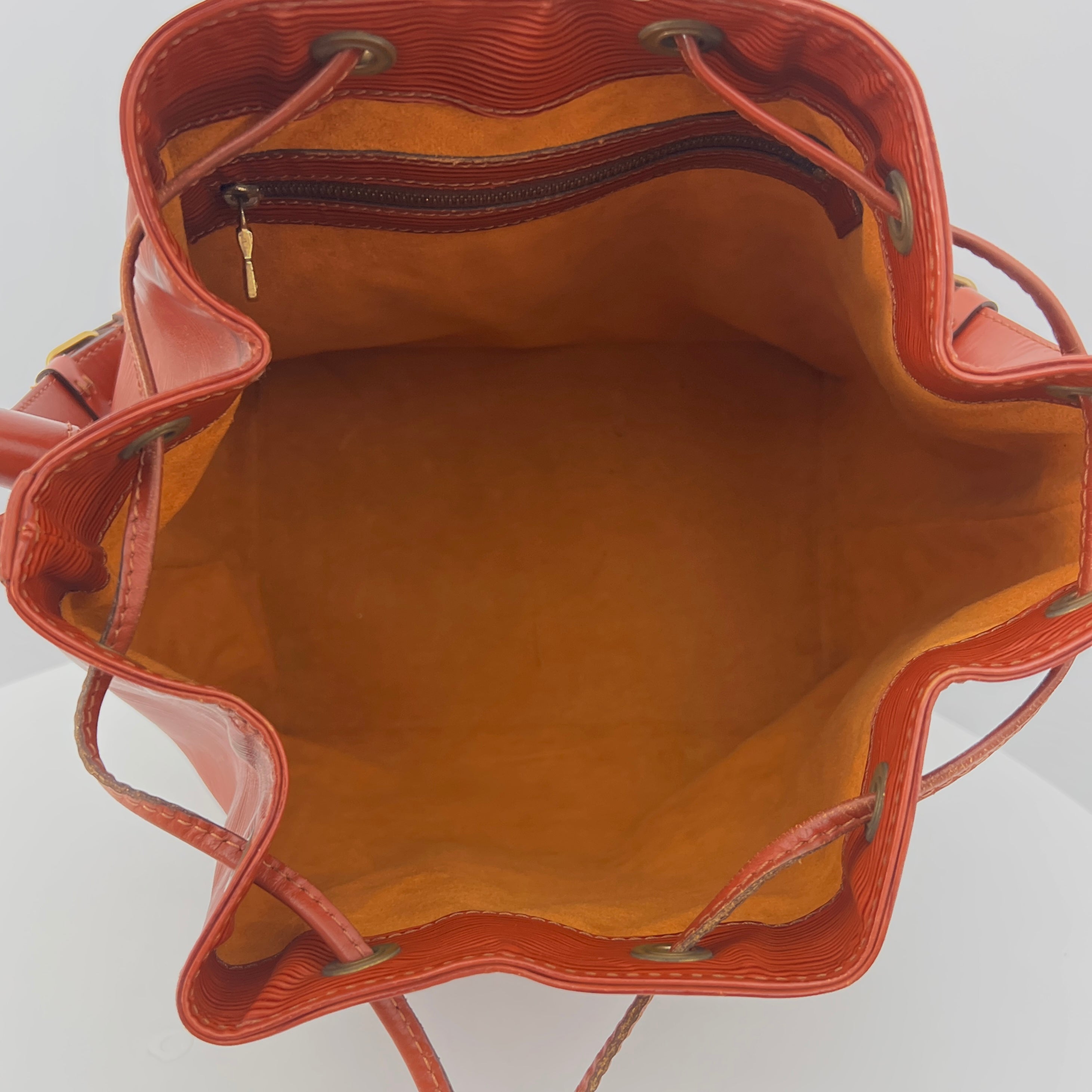 Sac LOUIS VUITTON Noé Petit cuir épi marron