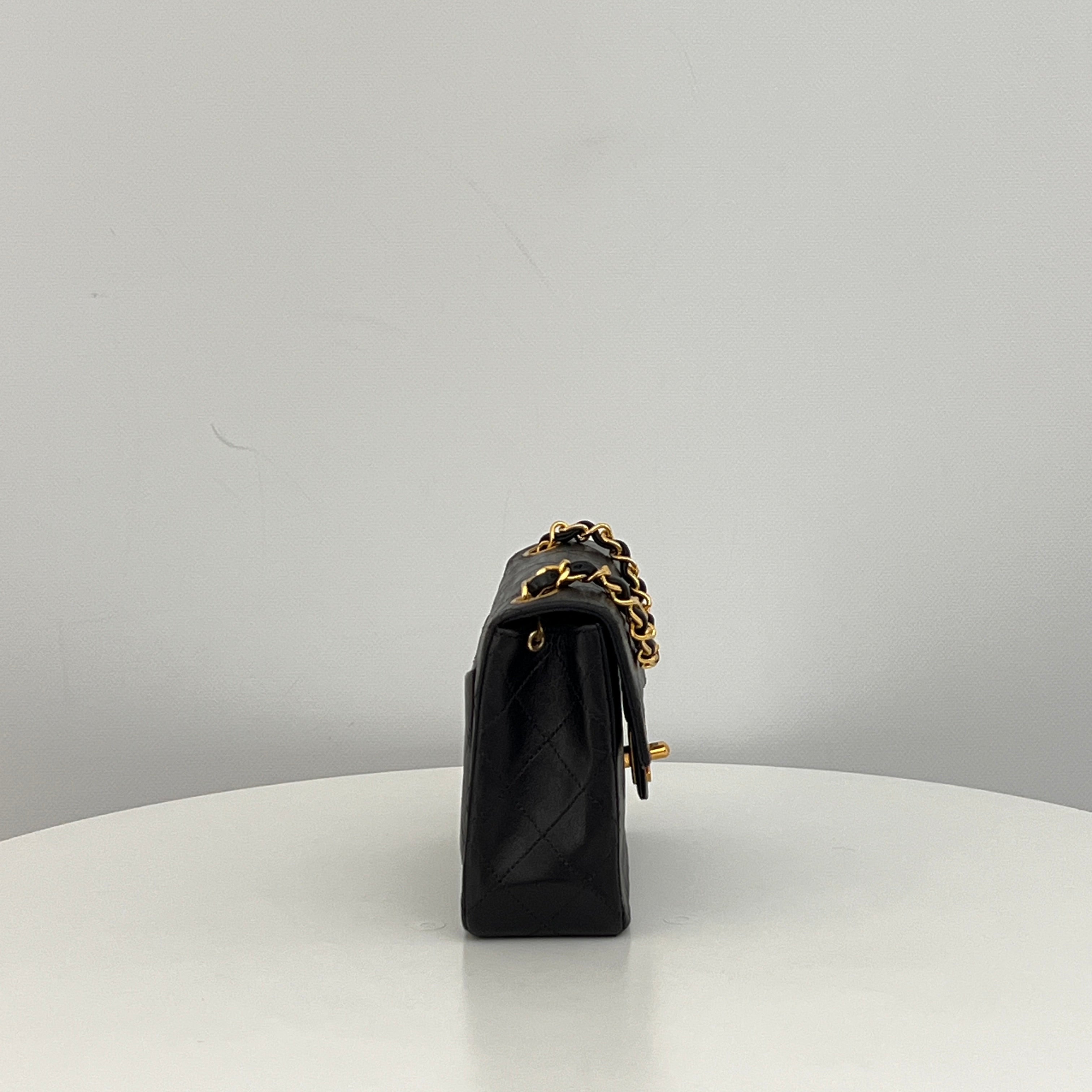 CHANEL Classic Mini shoulder bag black lambskin 1997-1999