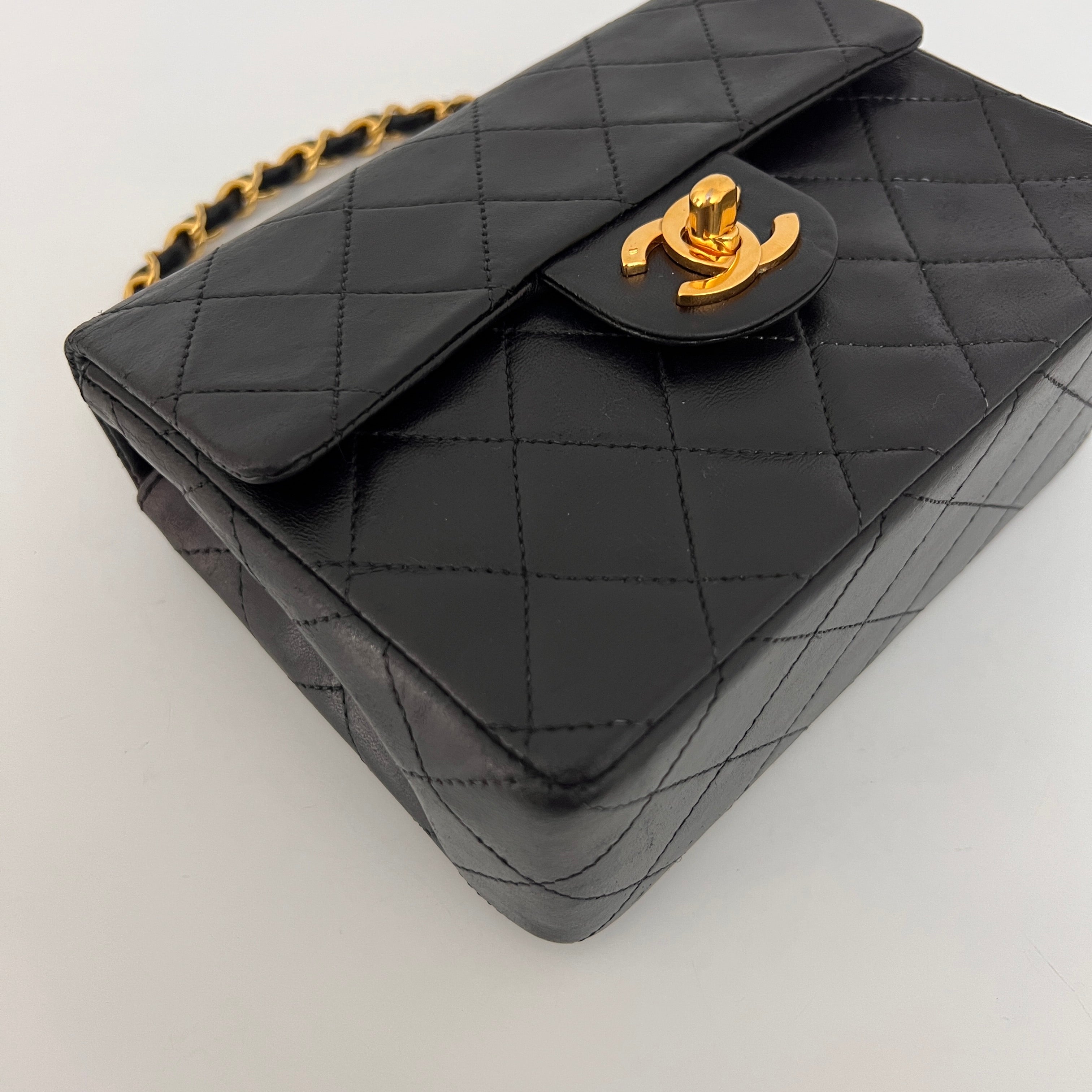 CHANEL Classic Mini shoulder bag black lambskin 1997-1999
