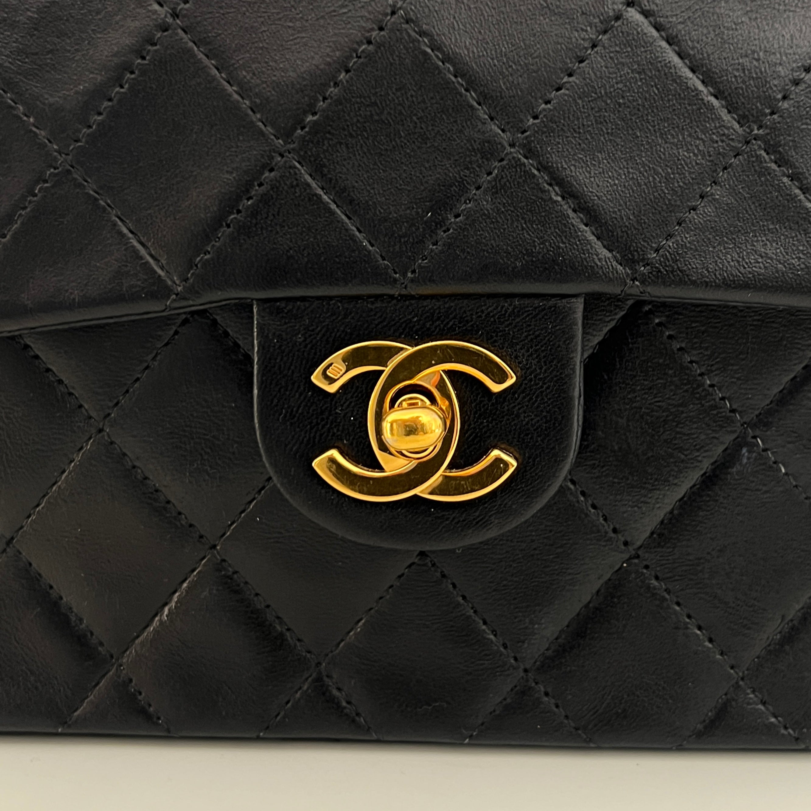 CHANEL Classic Mini shoulder bag black lambskin 1997-1999