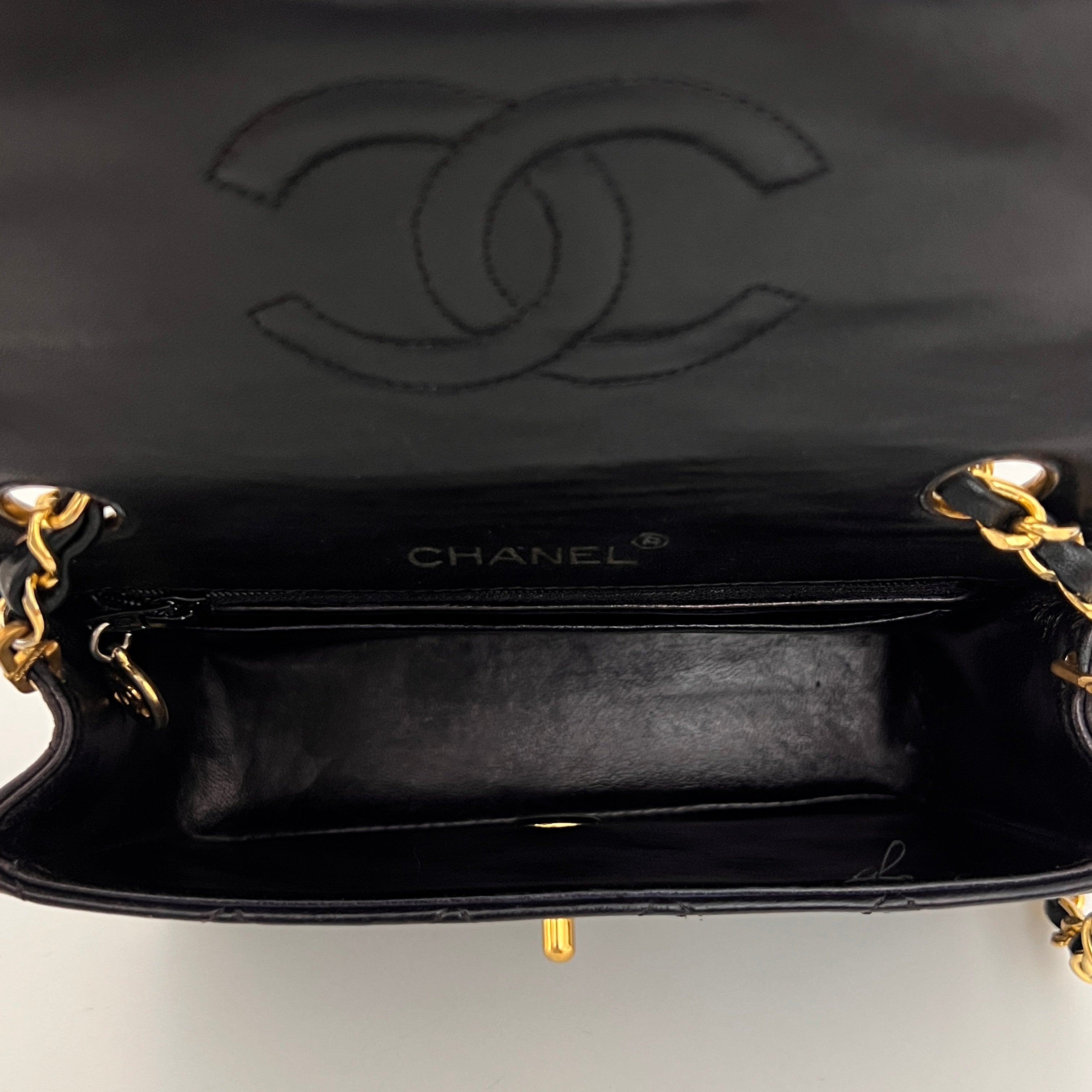 CHANEL Classic Mini shoulder bag black lambskin 1997-1999