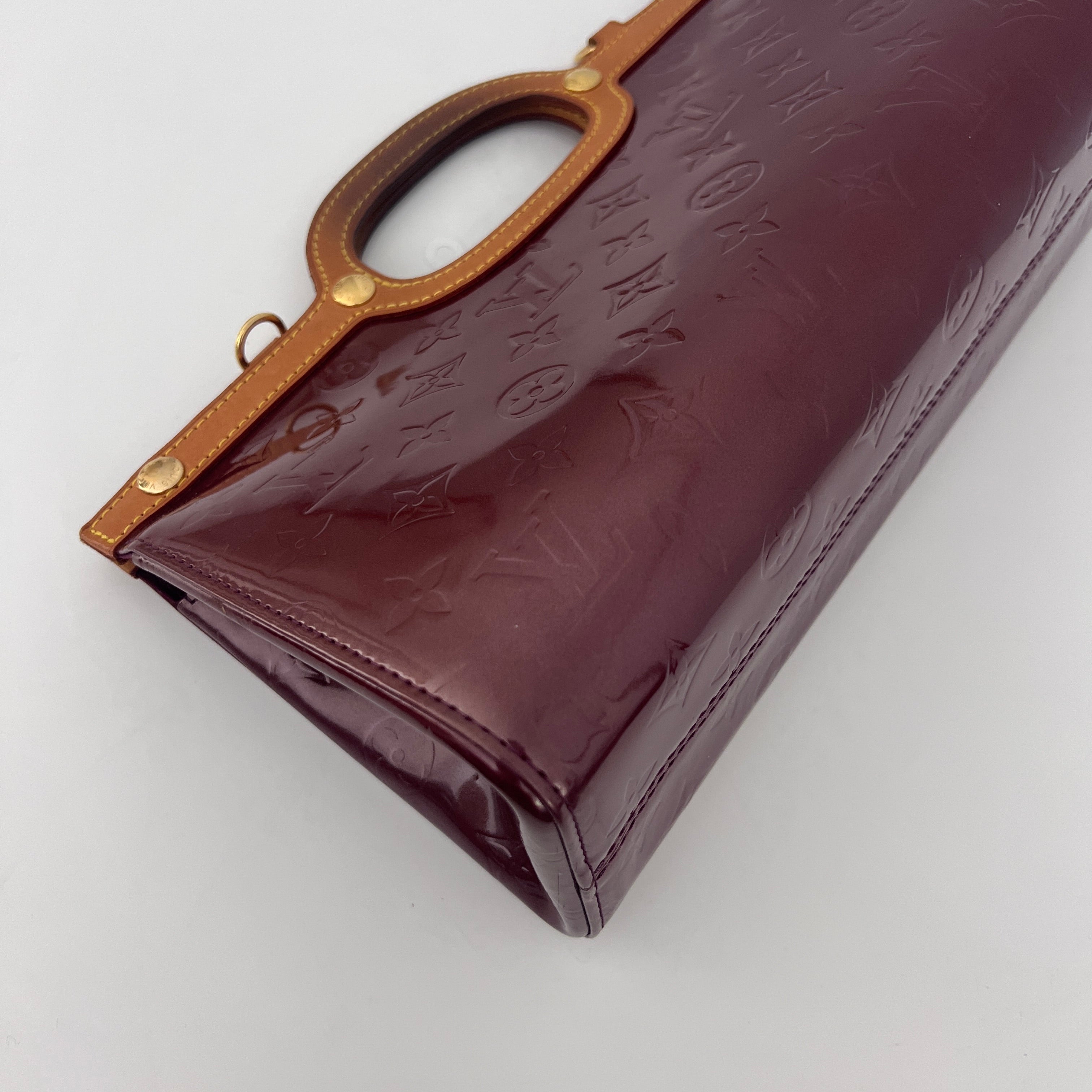 LOUIS VUITTON Roxbury bag in amaranth patent leather 2008