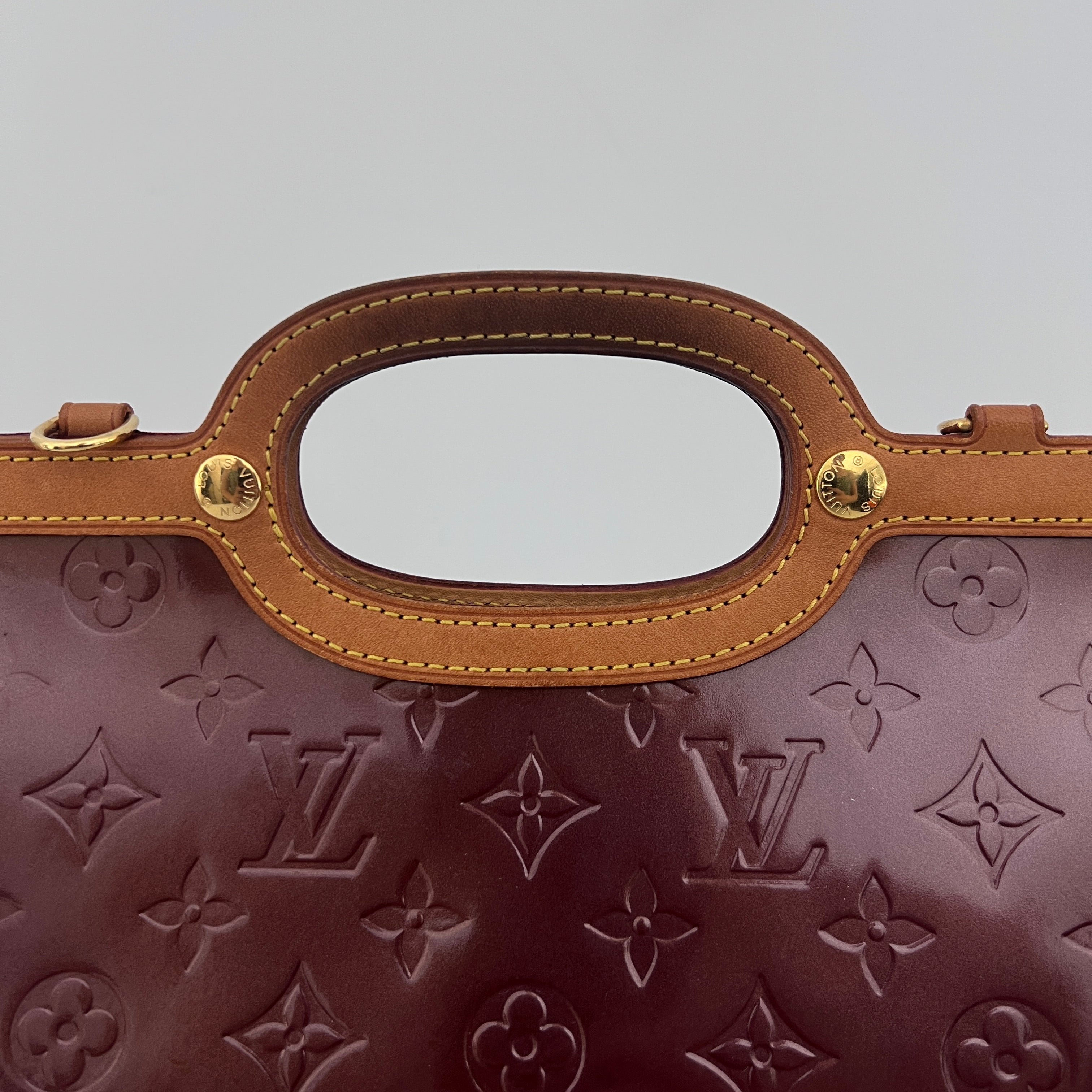 LOUIS VUITTON Roxbury bag in amaranth patent leather 2008